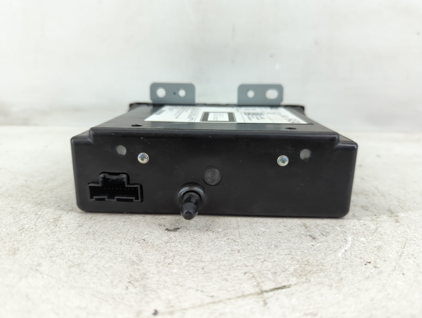 2017-2020 Chevrolet Tahoe Radio AM FM Cd Player Receiver Replacement P/N:84016434 Fits Fits 2017 2018 2019 2020 OEM Used Aut