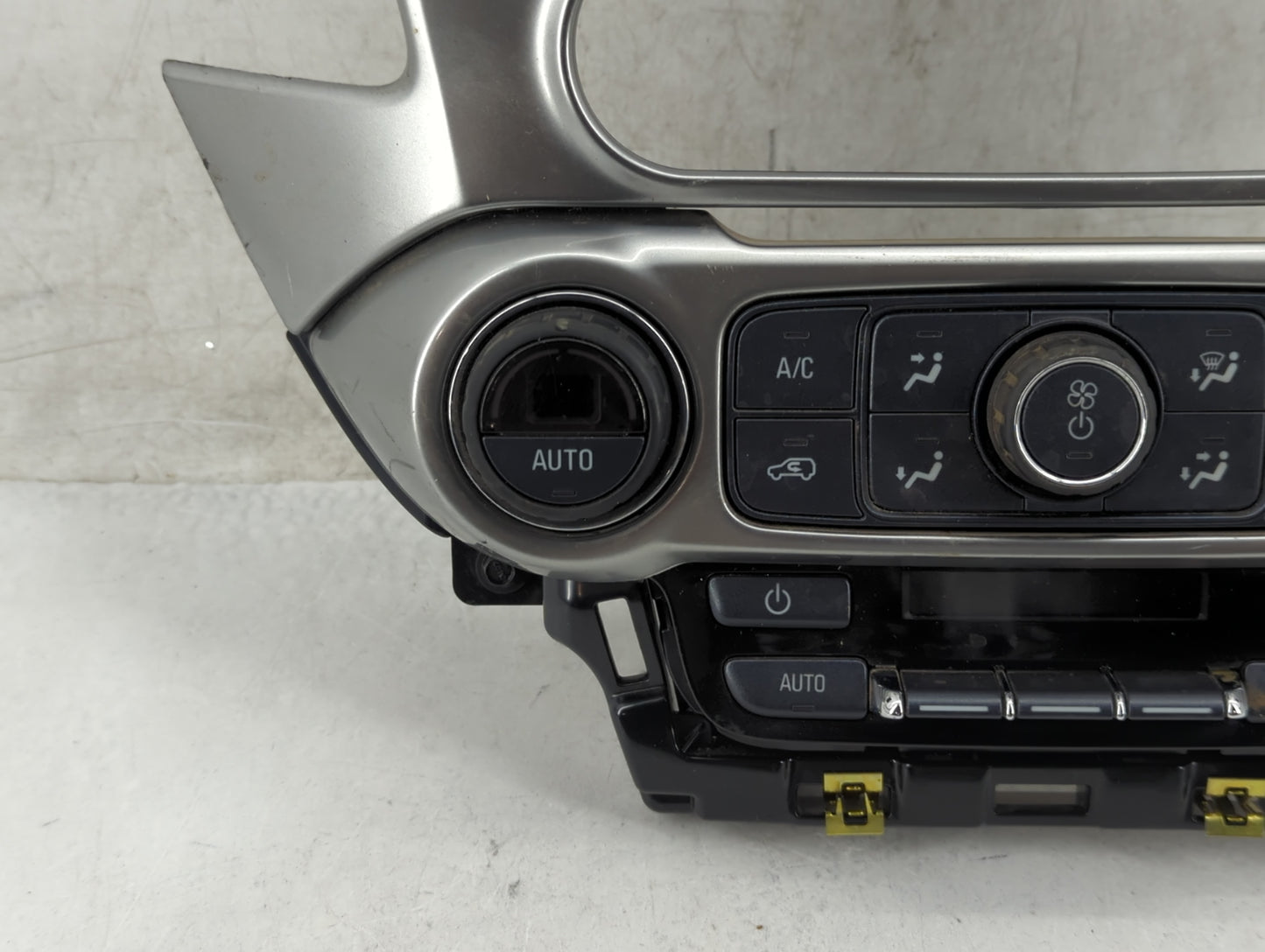 2015-2017 Chevrolet Tahoe Climate Control Module Temperature AC/Heater Replacement P/N:84164477 7370200000000X Fits OEM Used