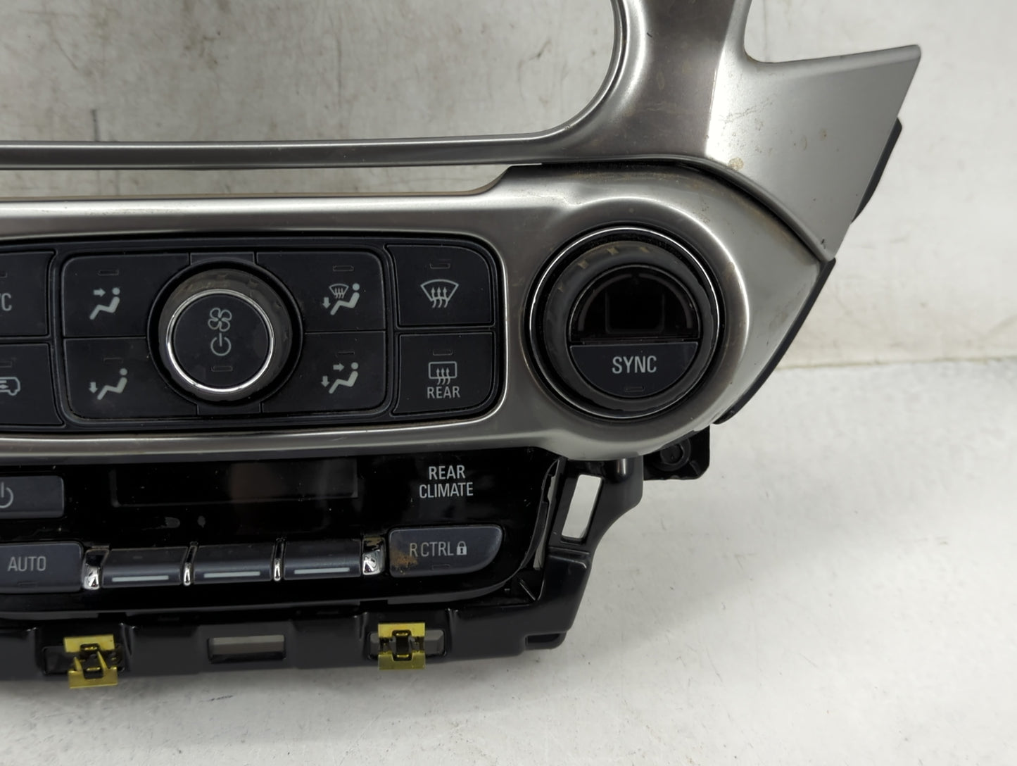 2015-2017 Chevrolet Tahoe Climate Control Module Temperature AC/Heater Replacement P/N:84164477 7370200000000X Fits OEM Used