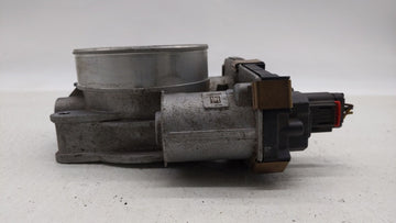2015-2018 Chevrolet Tahoe Throttle Body P/N:12678224 12617792 Fits Fits 2014 2015 2016 2017 2018 2019 OEM Used Auto Parts