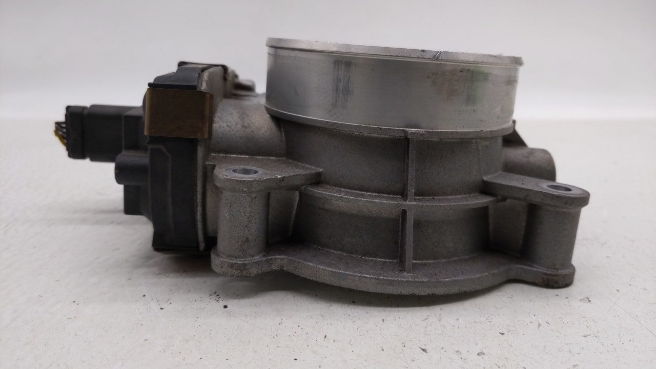 2015-2018 Chevrolet Tahoe Throttle Body P/N:12678224 12617792 Fits Fits 2014 2015 2016 2017 2018 2019 OEM Used Auto Parts - 