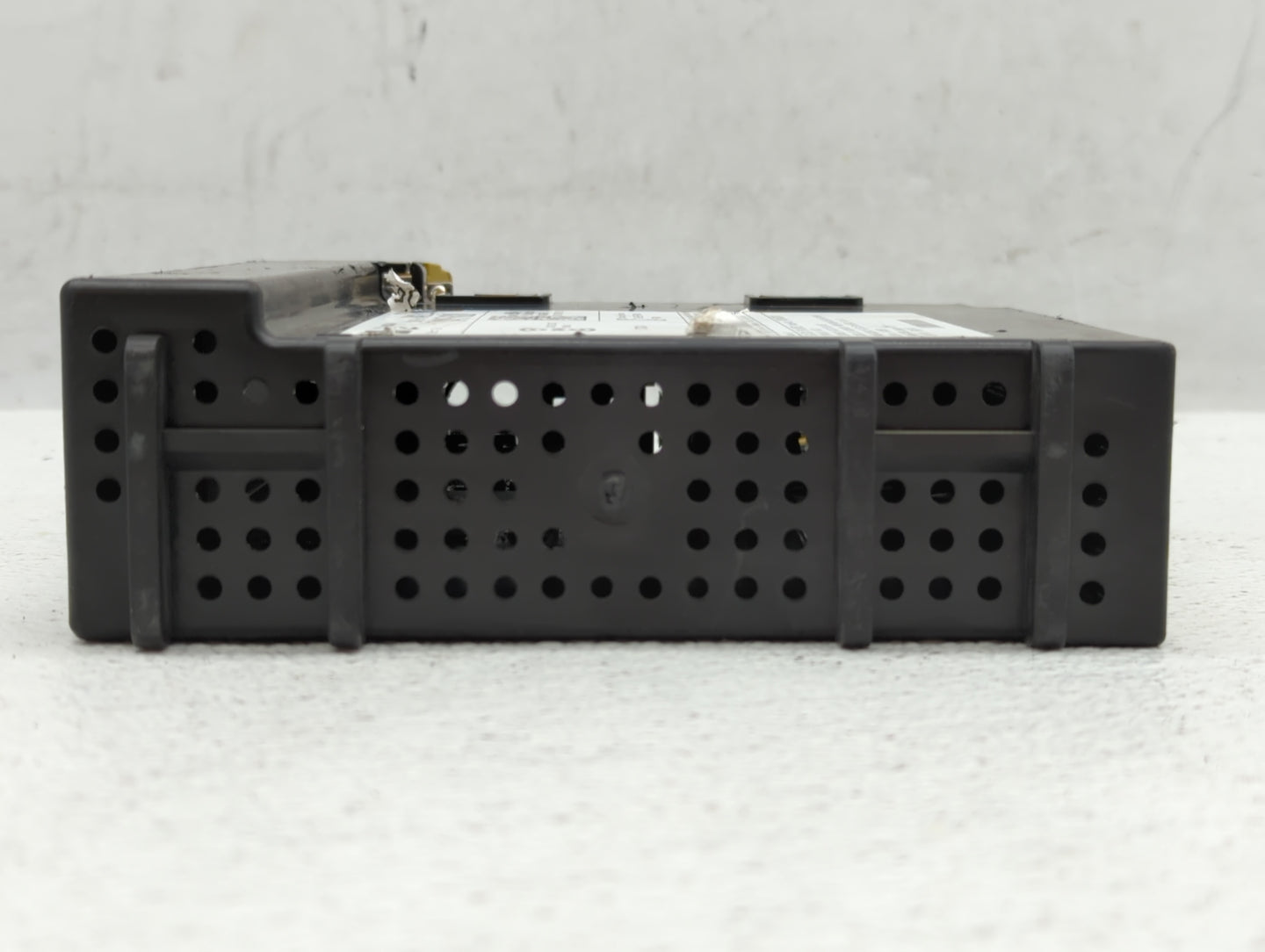 2017-2017 Chevrolet Tahoe Am Fm Cd Player Radio Receiver - Oemusedautoparts1.com