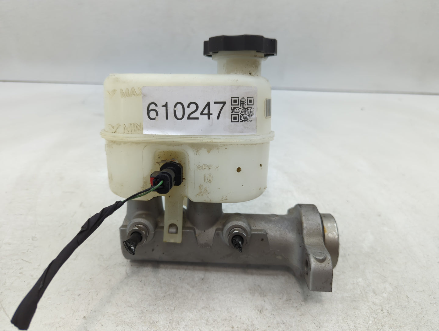 2015-2020 Chevrolet Tahoe Brake Master Cylinder - Oemusedautoparts1.com