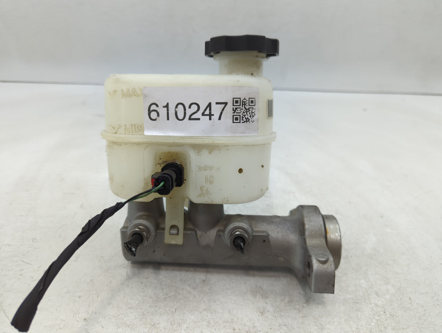 2015-2020 Chevrolet Tahoe Brake Master Cylinder - Oemusedautoparts1.com