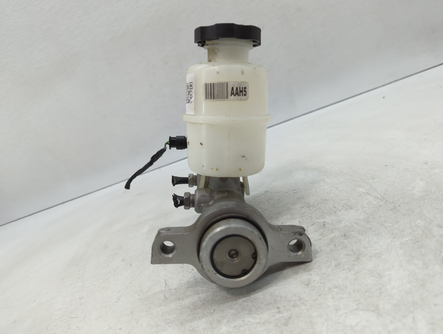 2015-2020 Chevrolet Tahoe Brake Master Cylinder - Oemusedautoparts1.com