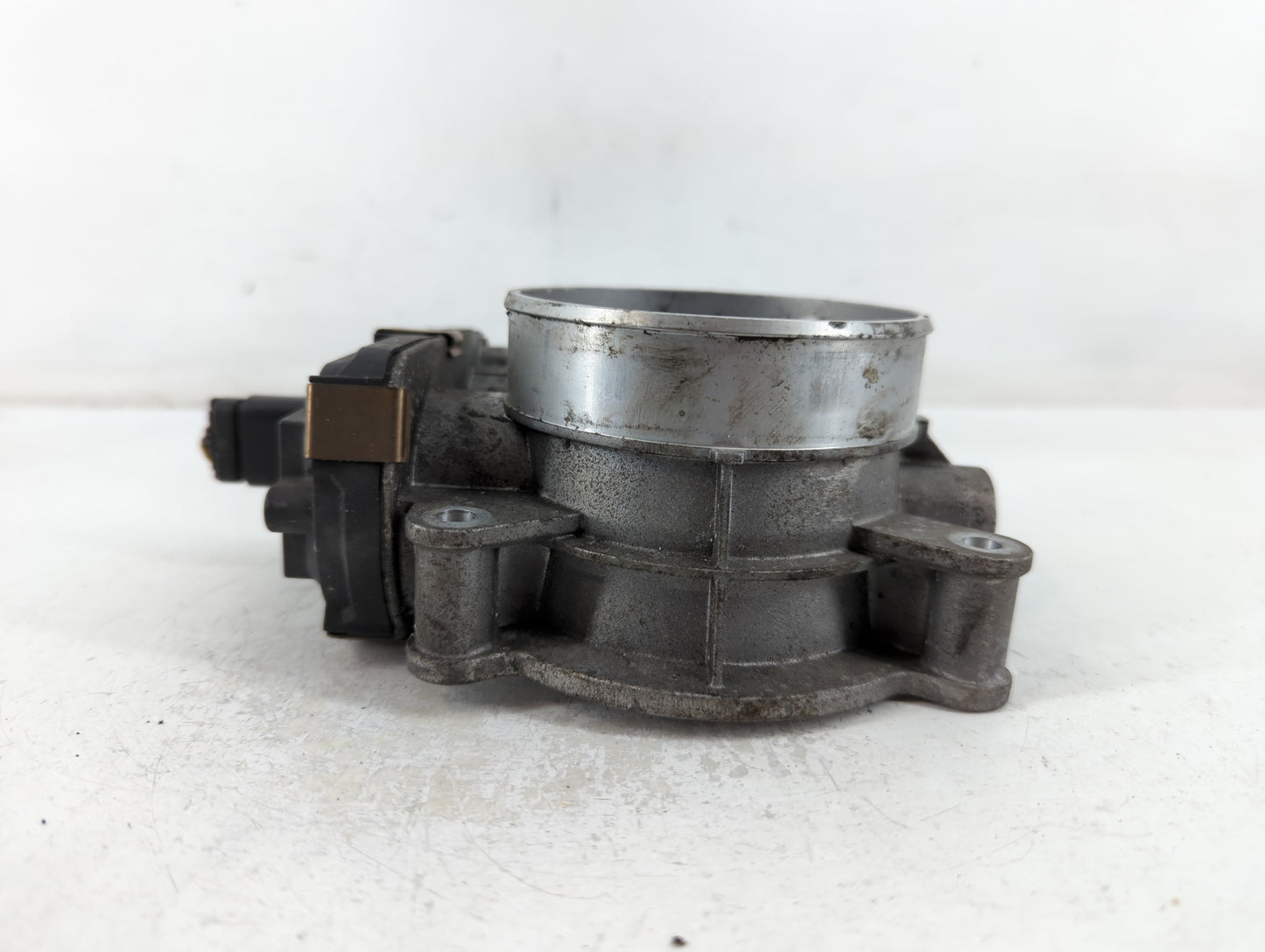 2015-2022 Chevrolet Tahoe Throttle Body P/N:12678224 Fits Fits 2014 2015 2016 2017 2018 2019 2020 2021 2022 OEM Used Auto Pa
