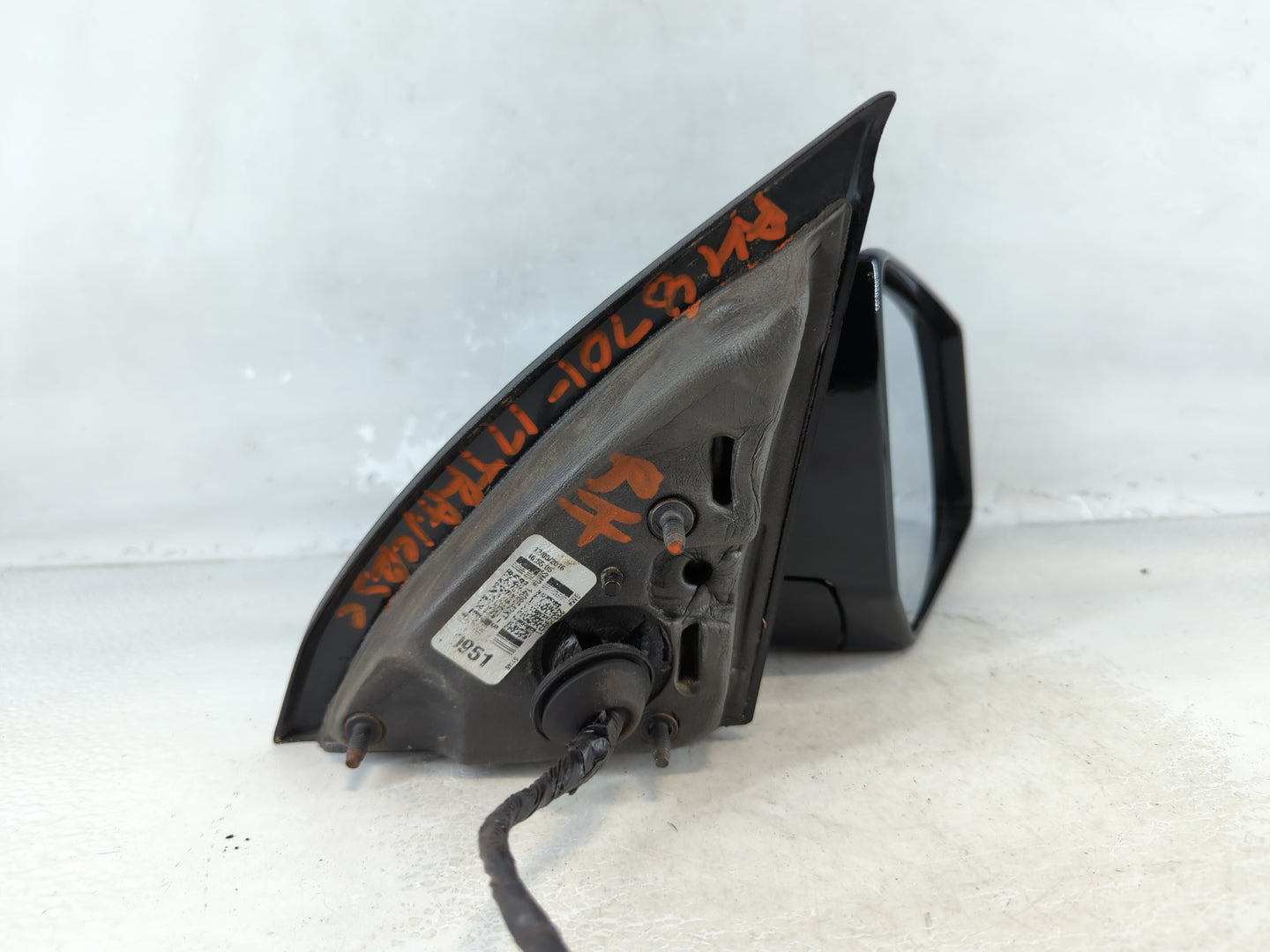 2015-2017 Chevrolet Traverse Passenger Side View Mirror - Right Door Mirror OEM Used - Oemusedautoparts1.com