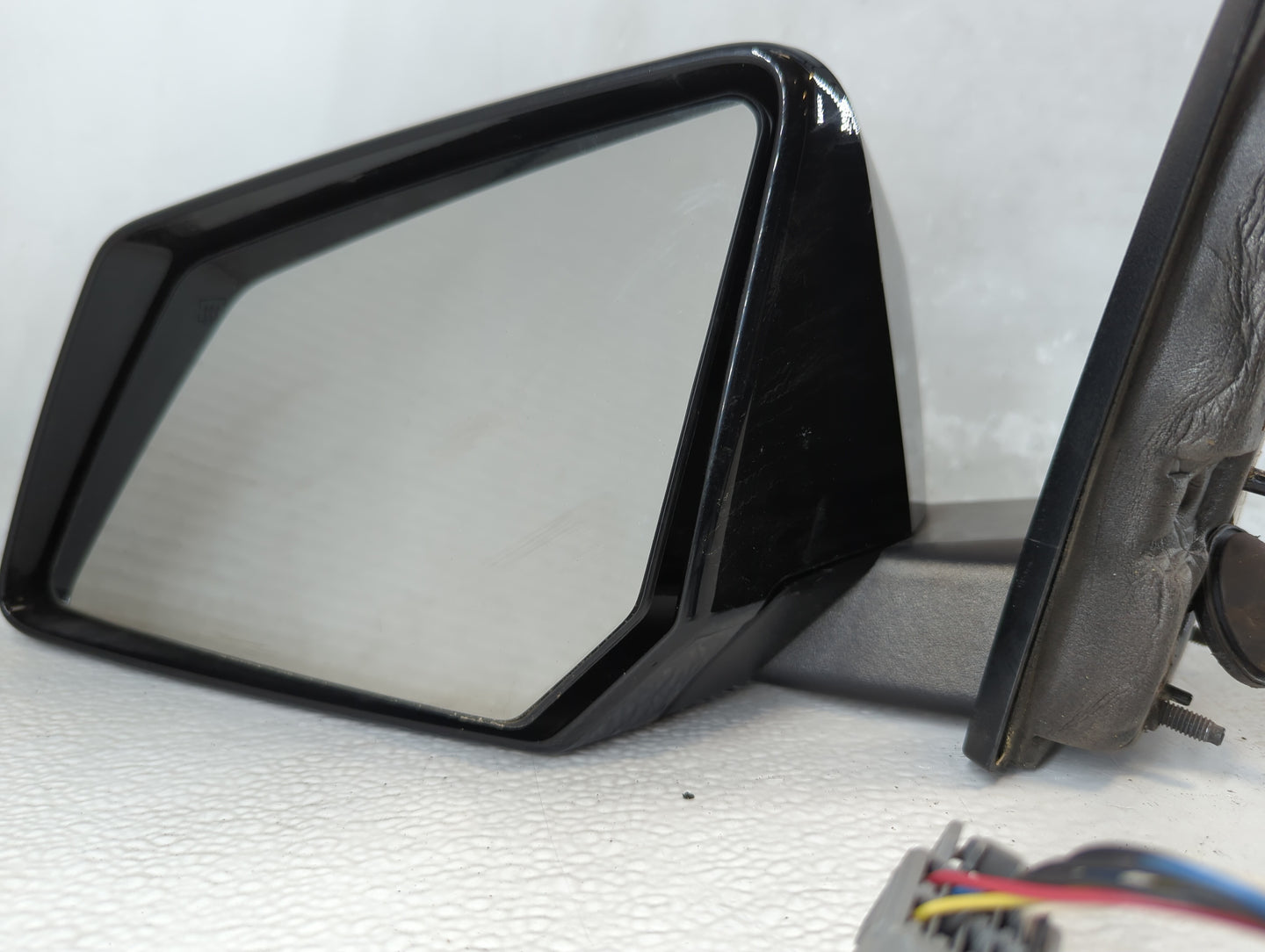 2015-2017 Chevrolet Traverse Driver Side View Mirror - Left Door Mirror OEM Used - Oemusedautoparts1.com