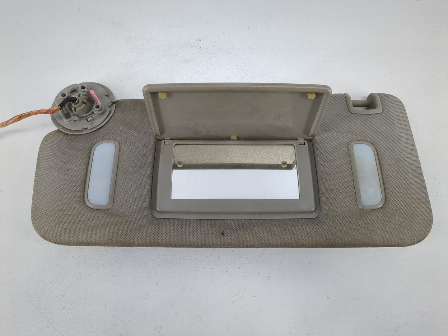 2017 Chevrolet Traverse Sun Visor Shade Replacement Driver Left Mirror Fits OEM Used Auto Parts - Oemusedautoparts1.com