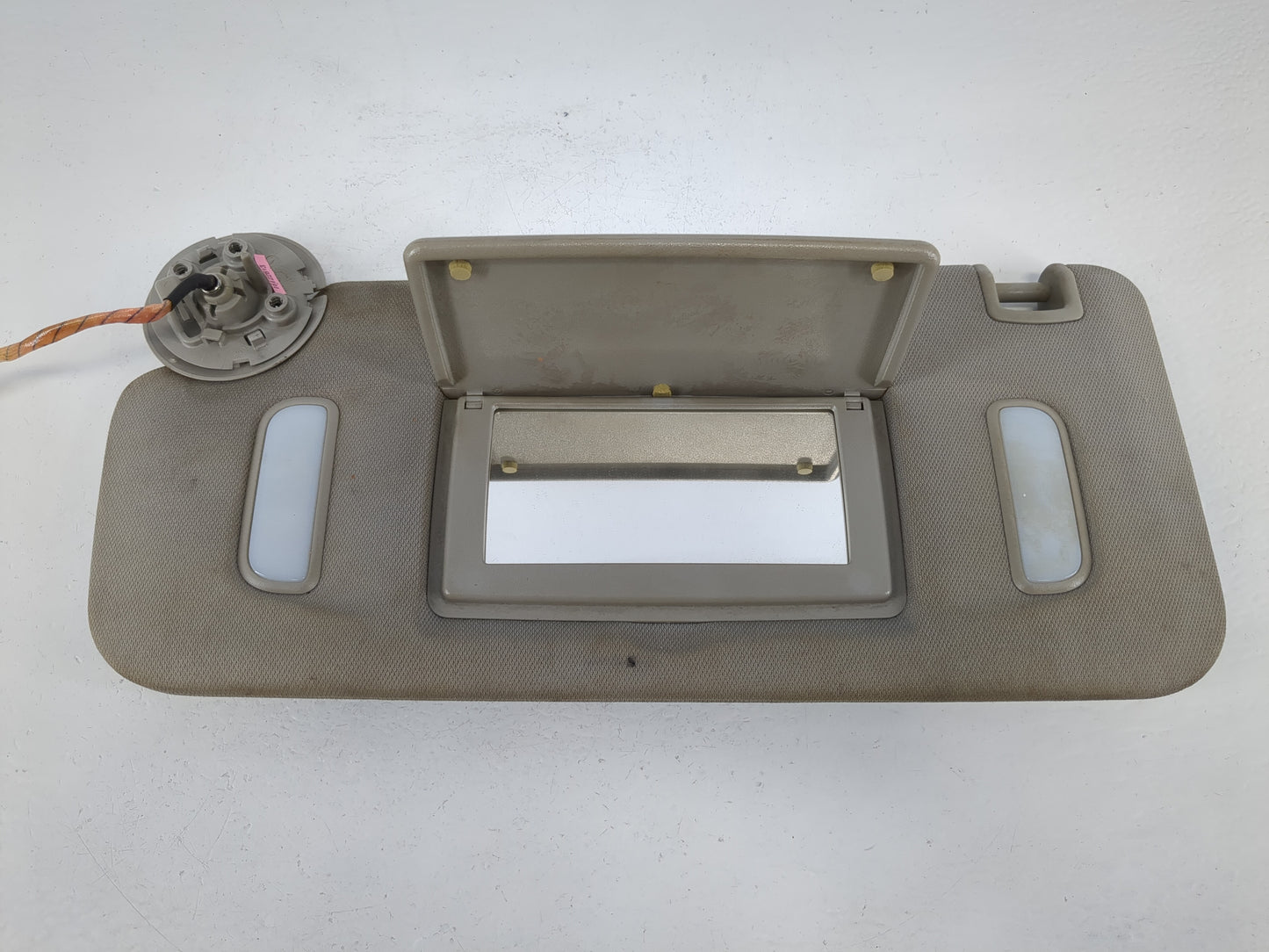 2017 Chevrolet Traverse Sun Visor Shade Replacement Driver Left Mirror Fits OEM Used Auto Parts - Oemusedautoparts1.com