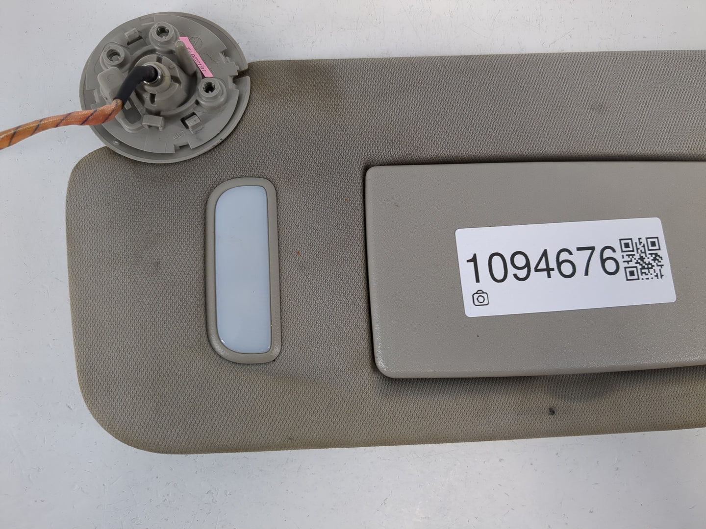 2017 Chevrolet Traverse Sun Visor Shade Replacement Driver Left Mirror Fits OEM Used Auto Parts - Oemusedautoparts1.com