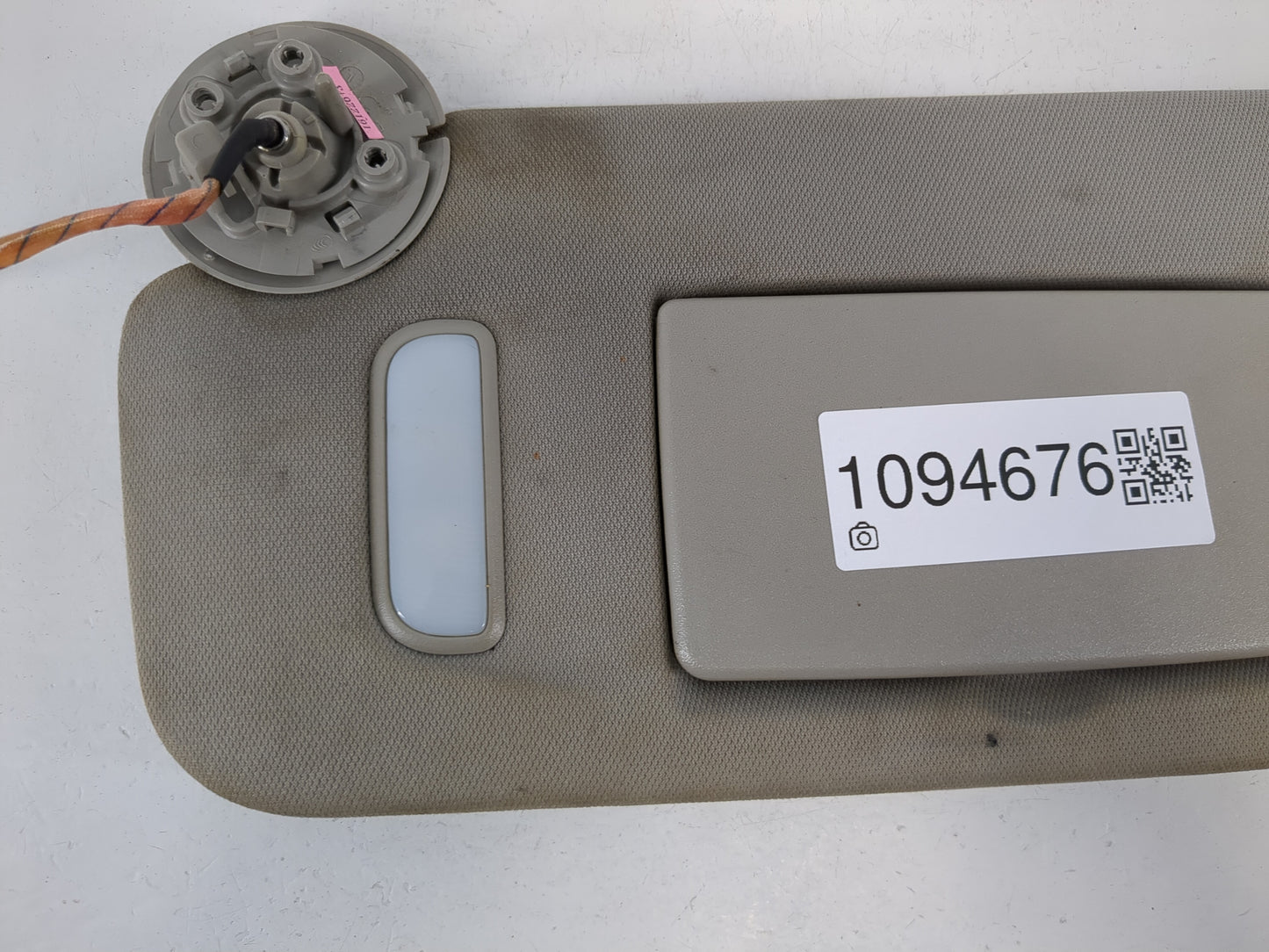 2017 Chevrolet Traverse Sun Visor Shade Replacement Driver Left Mirror Fits OEM Used Auto Parts - Oemusedautoparts1.com