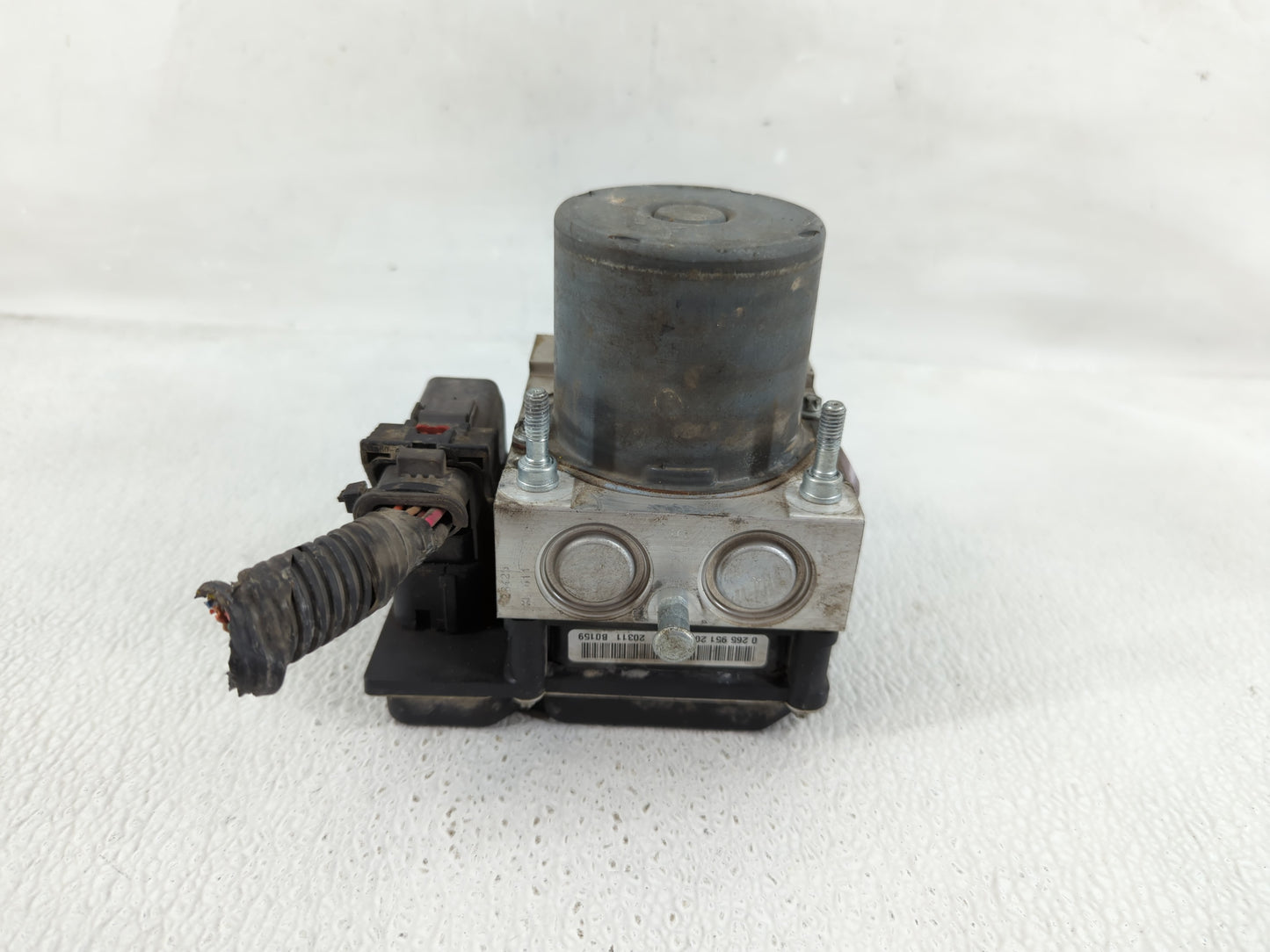 2017 Chevrolet Traverse ABS Pump Control Module Replacement P/N:22822155 Fits Fits 2012 2013 2014 2015 2016 OEM Used Auto Pa