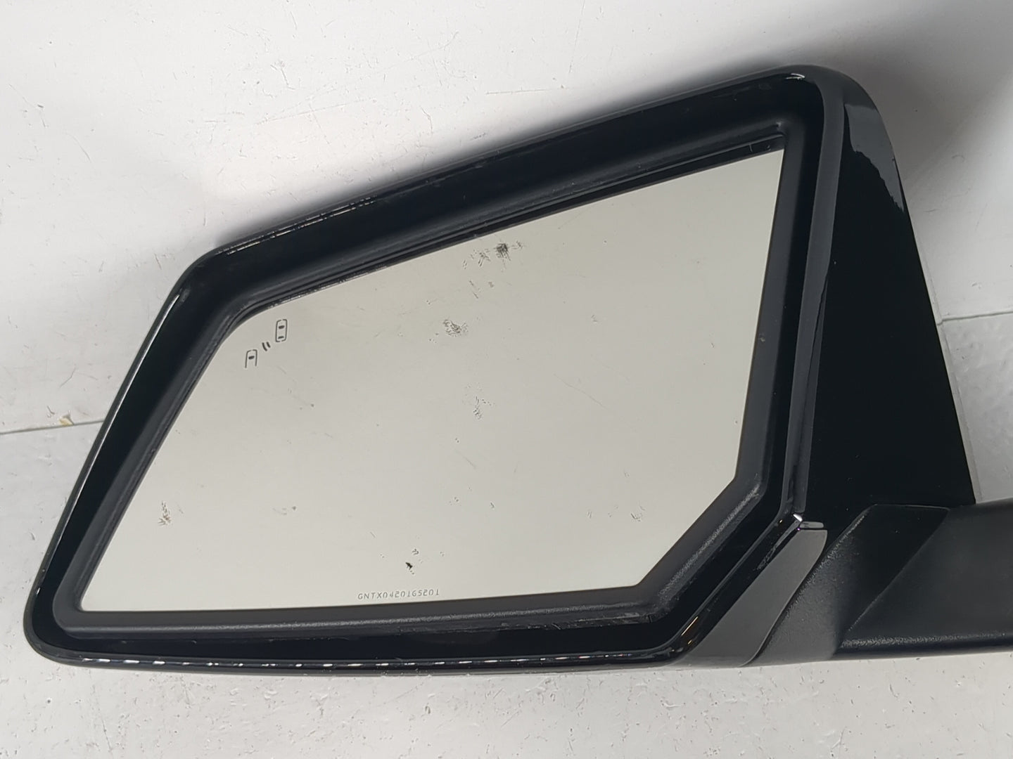2013-2017 Chevrolet Traverse Driver Side View Mirror - Left Door Mirror OEM Used - Oemusedautoparts1.com