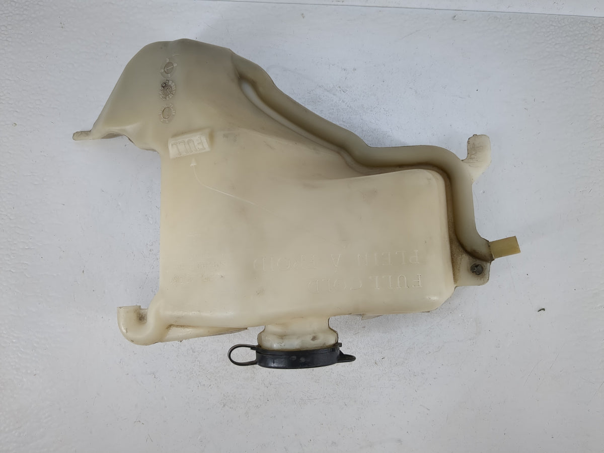 Chevrolet Traverse Windshield Washer Fluid Reservoir Bottle 1168193 - Oemusedautoparts1.com