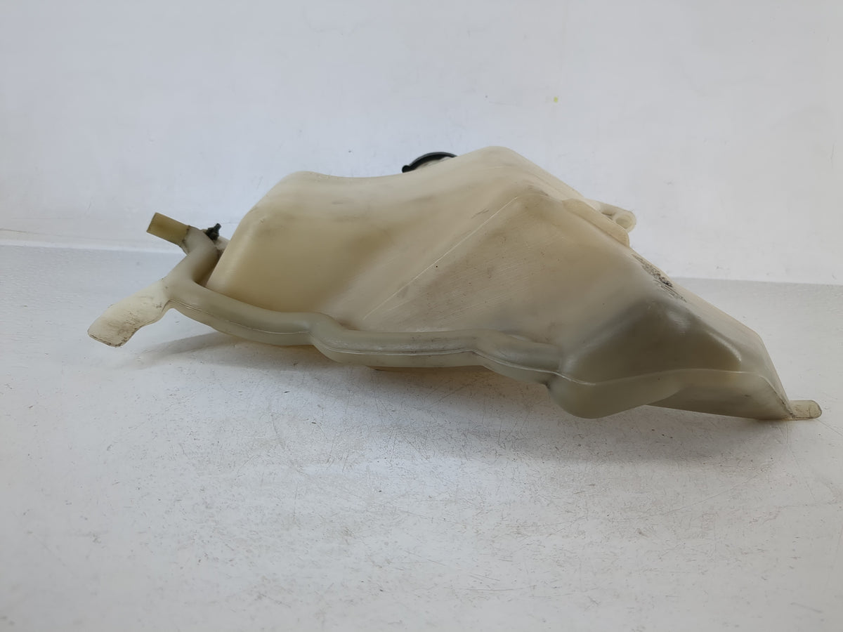 Chevrolet Traverse Windshield Washer Fluid Reservoir Bottle 1168193 - Oemusedautoparts1.com
