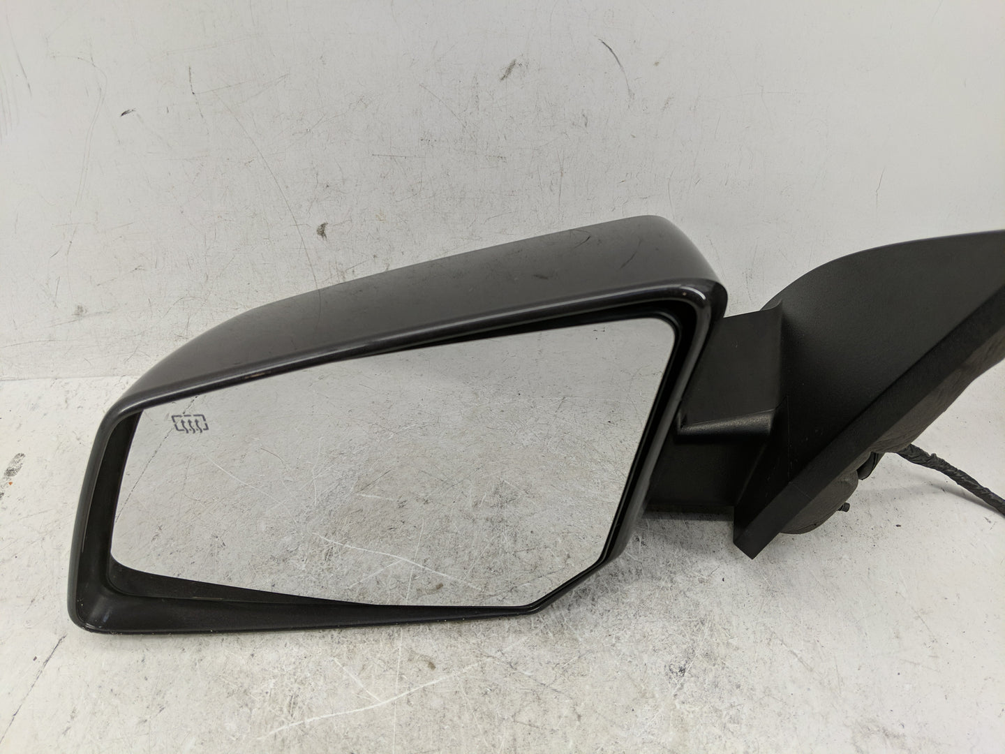 2017 Chevrolet Traverse Side Mirror Replacement Driver Left View Door Mirror P/N:23329929 Fits OEM Used Auto Parts - Oemused