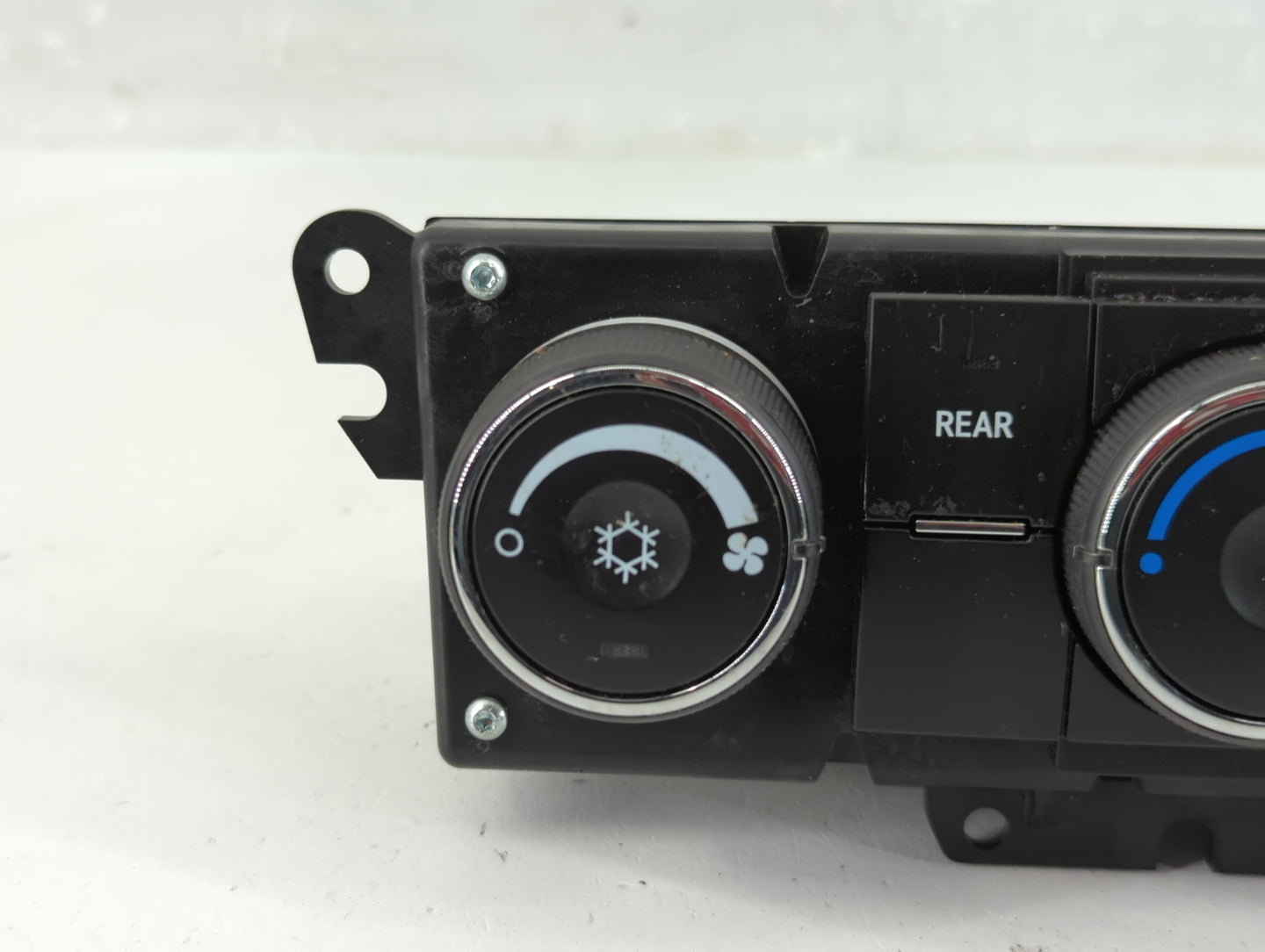2013-2017 Chevrolet Traverse Climate Control Module Temperature AC/Heater Replacement P/N:22969802 Fits OEM Used Auto Parts 