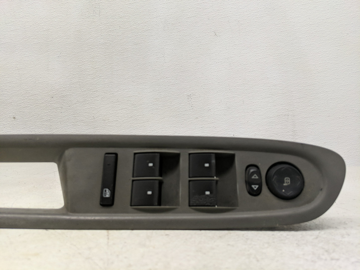 2017 Chevrolet Traverse Master Power Window Switch Replacement Driver Side Left P/N:20945129 Fits OEM Used Auto Parts - Oemu