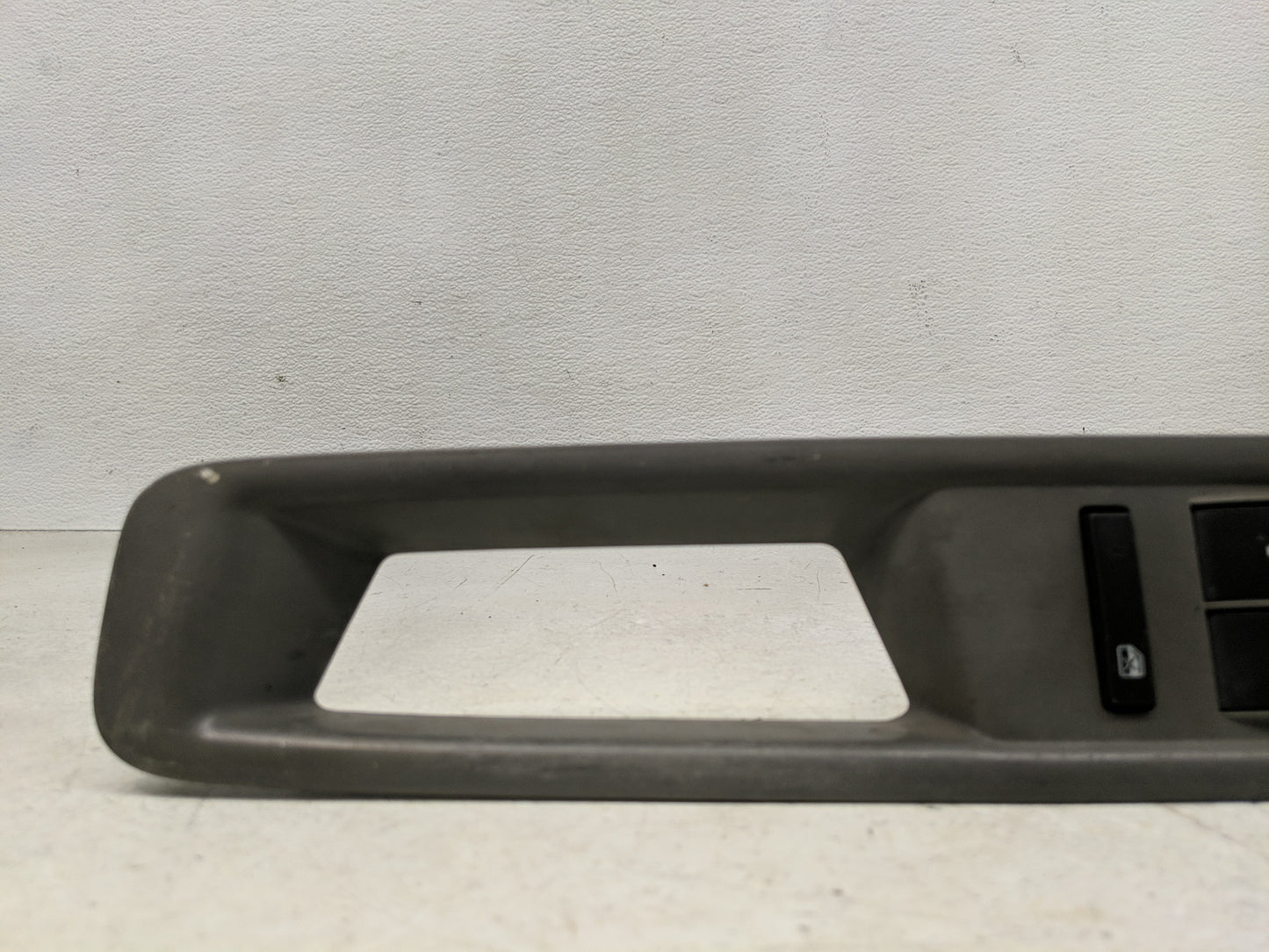 2017 Chevrolet Traverse Master Power Window Switch Replacement Driver Side Left P/N:20945129 Fits OEM Used Auto Parts - Oemu