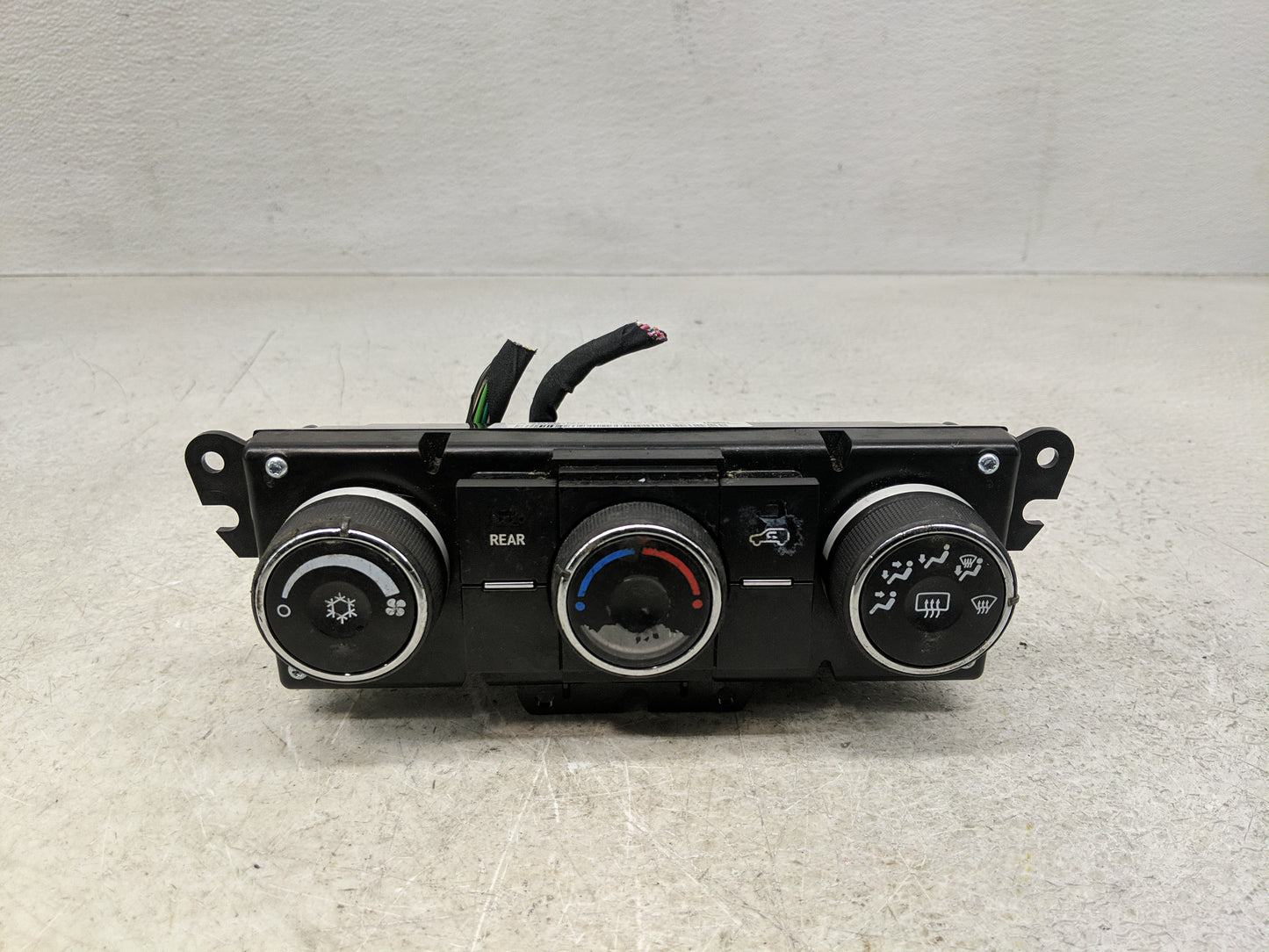 2013-2017 Chevrolet Traverse Climate Control Module Temperature AC/Heater Replacement P/N:22969802 Fits OEM Used Auto Parts 