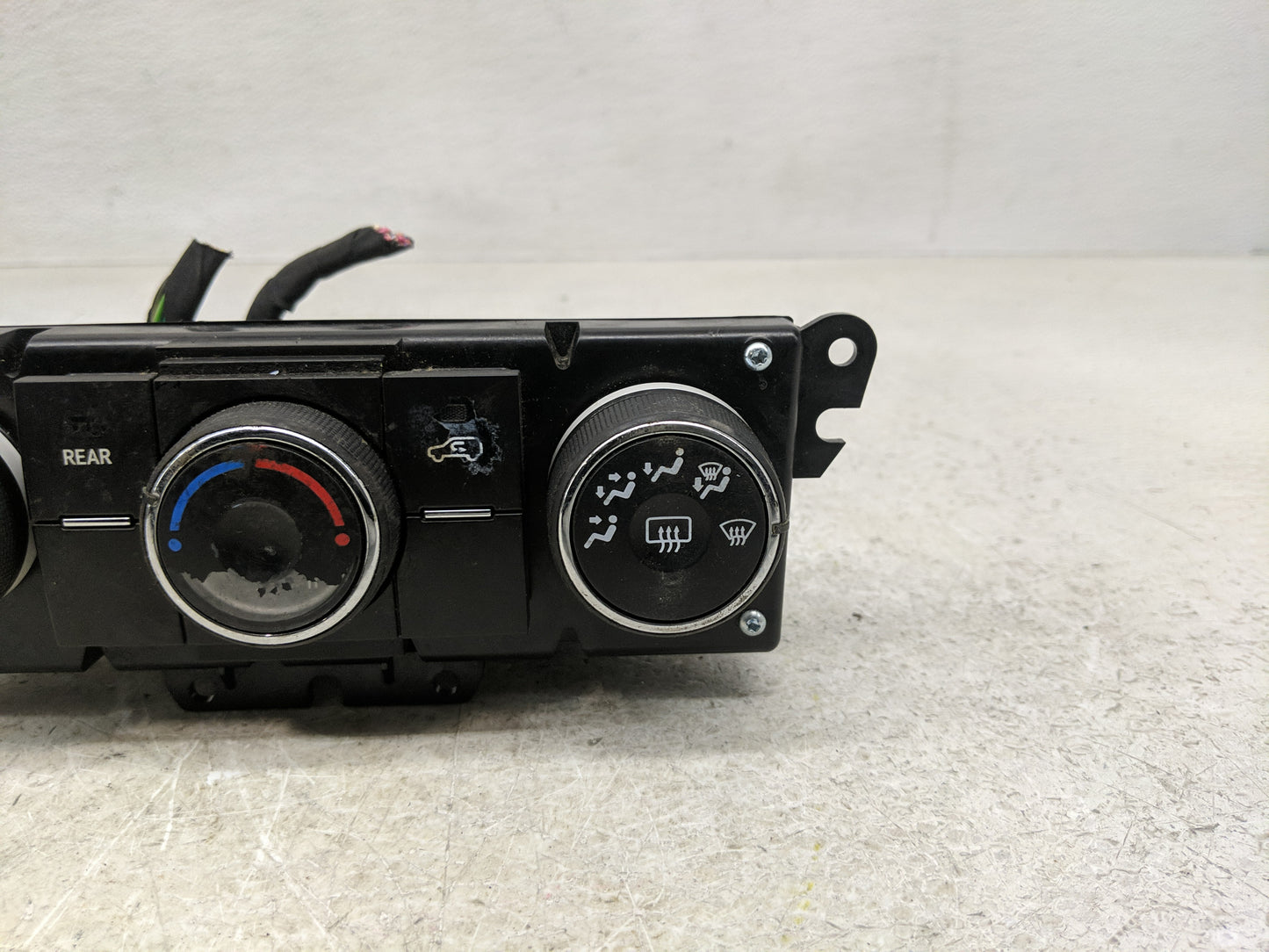 2013-2017 Chevrolet Traverse Climate Control Module Temperature AC/Heater Replacement P/N:22969802 Fits OEM Used Auto Parts 
