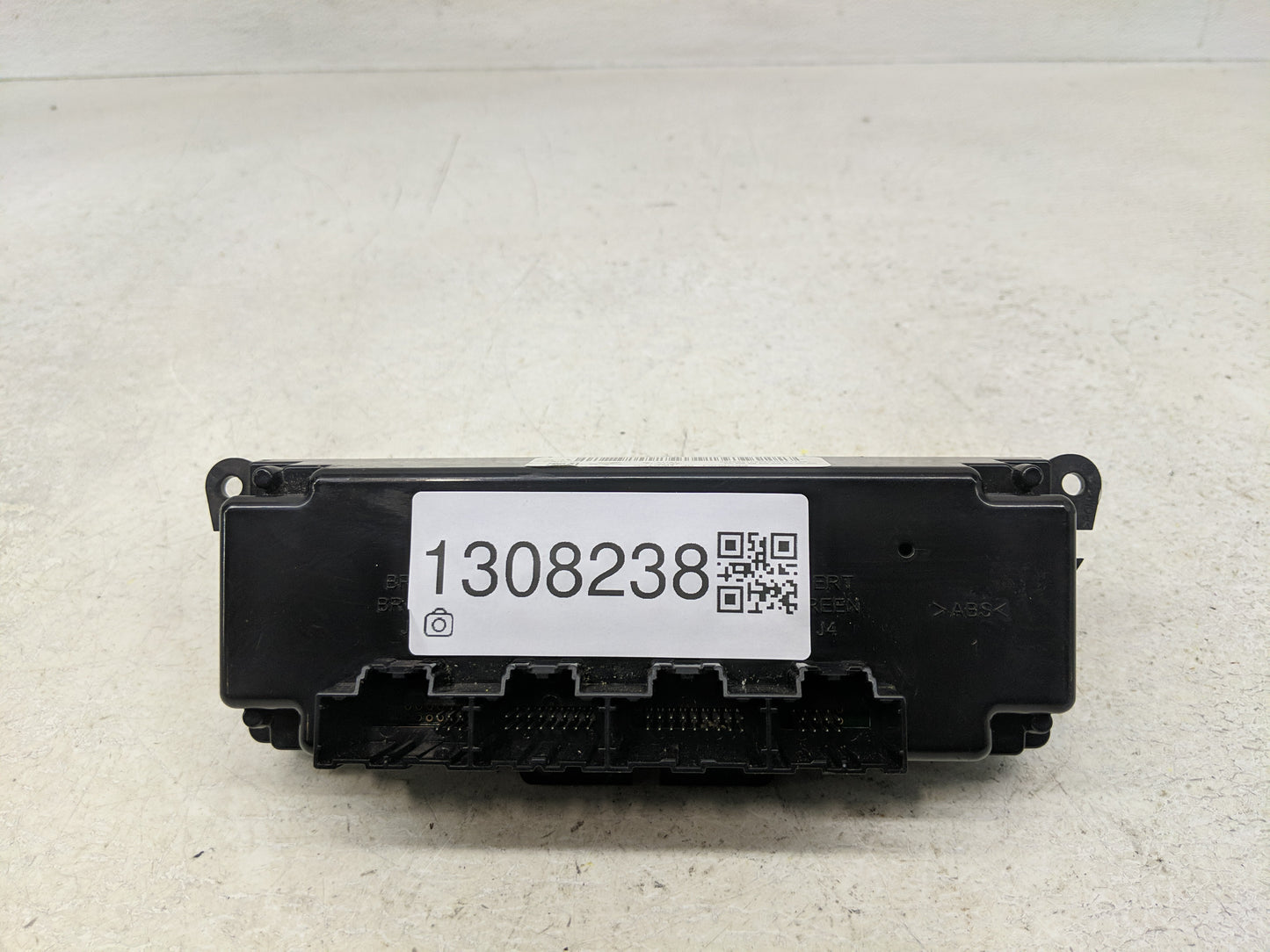 2013-2017 Chevrolet Traverse Climate Control Module Temperature AC/Heater Replacement P/N:22969802 Fits OEM Used Auto Parts 