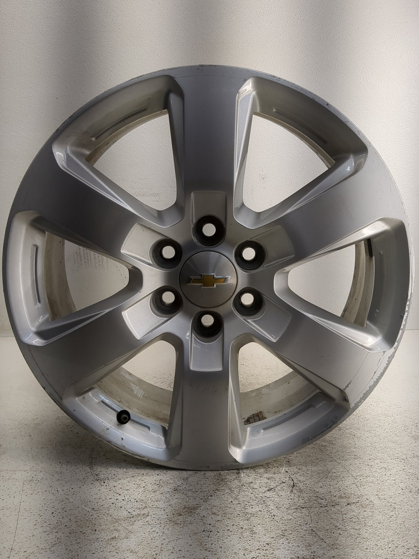 2016-2017 Chevrolet Traverse Oem Wheel Rim - Oemusedautoparts1.com