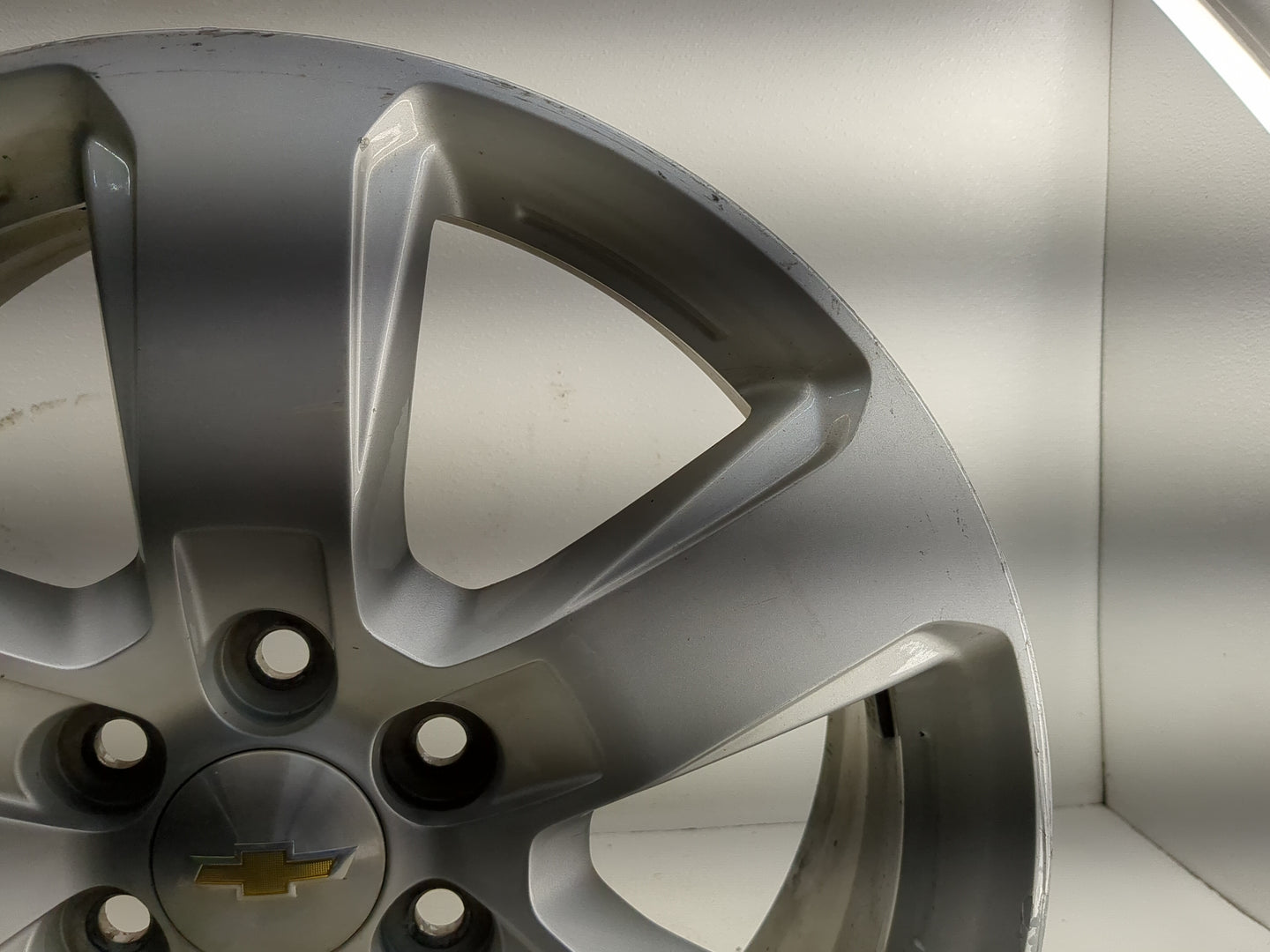2016-2017 Chevrolet Traverse Oem Wheel Rim - Oemusedautoparts1.com