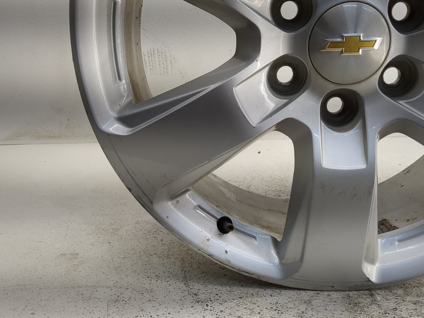 2016-2017 Chevrolet Traverse Oem Wheel Rim - Oemusedautoparts1.com