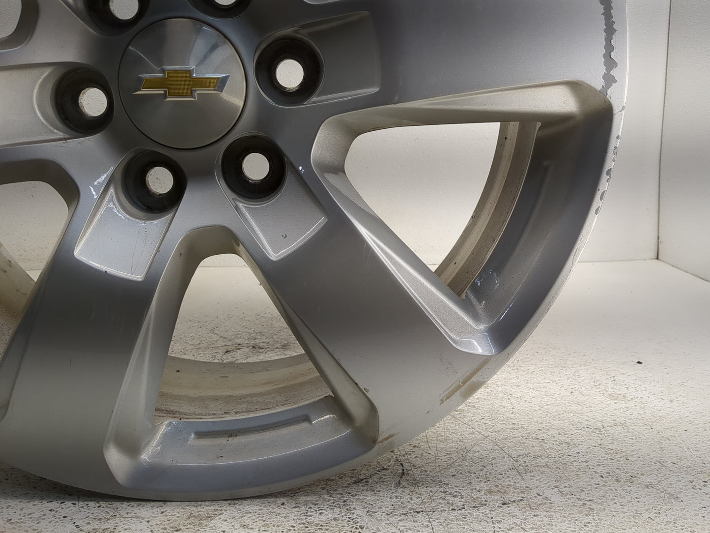 2016-2017 Chevrolet Traverse Oem Wheel Rim 1318324 - Oemusedautoparts1.com