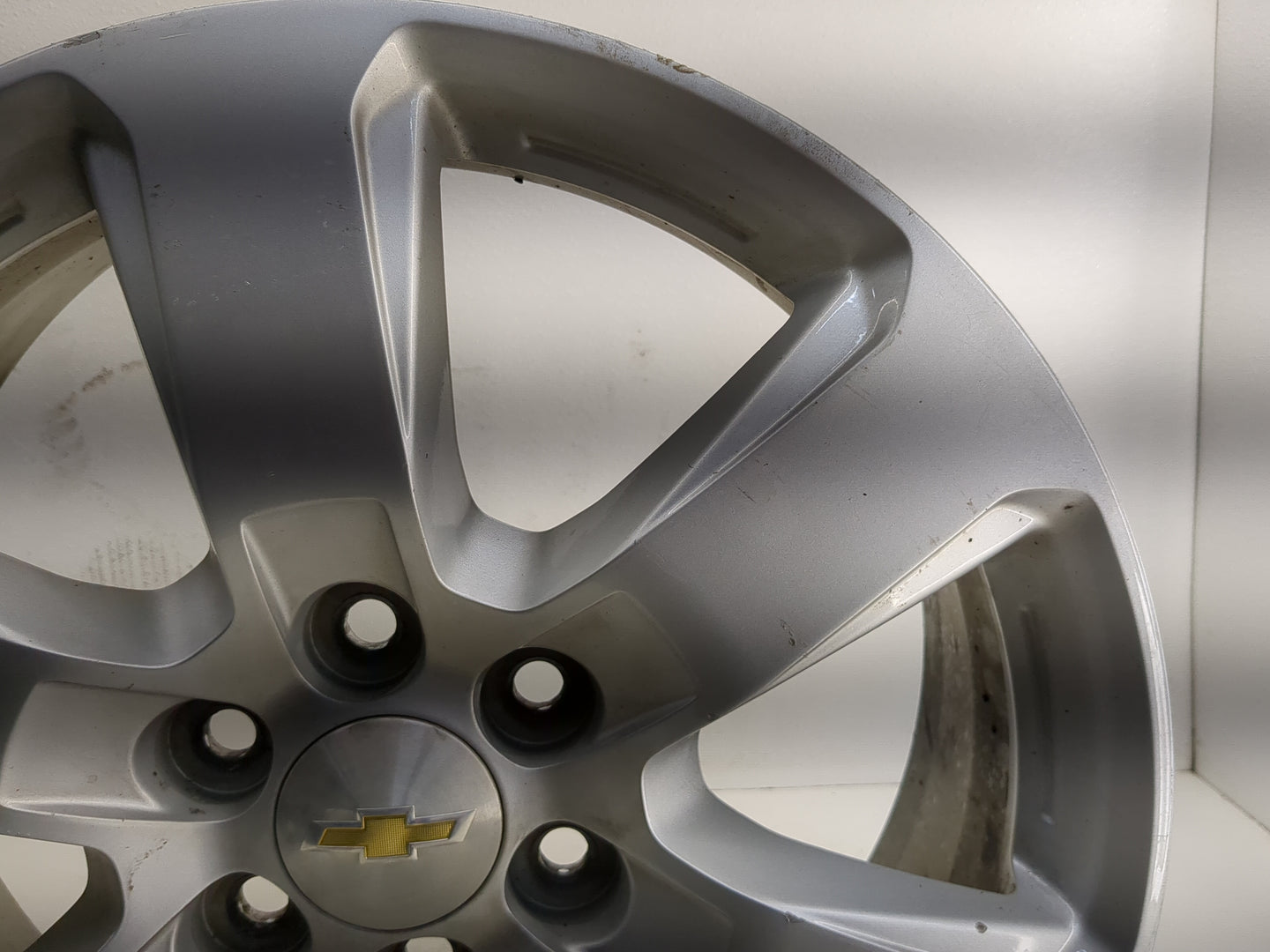 2016-2017 Chevrolet Traverse Oem Wheel Rim 1318325 - Oemusedautoparts1.com
