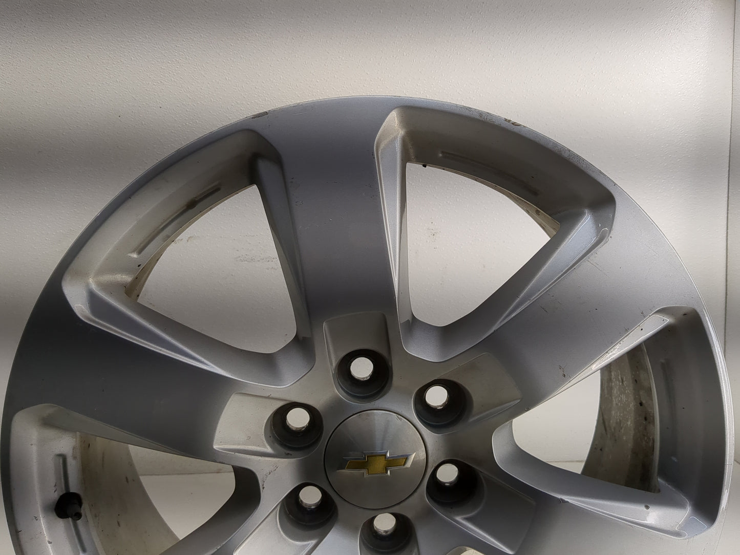 2016-2017 Chevrolet Traverse Oem Wheel Rim 1318325 - Oemusedautoparts1.com