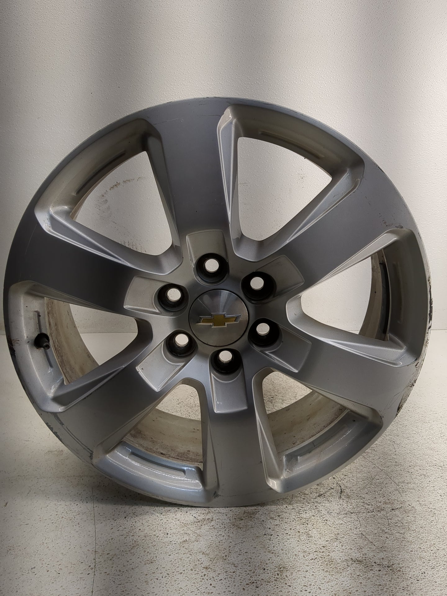 2016-2017 Chevrolet Traverse Oem Wheel Rim - Oemusedautoparts1.com
