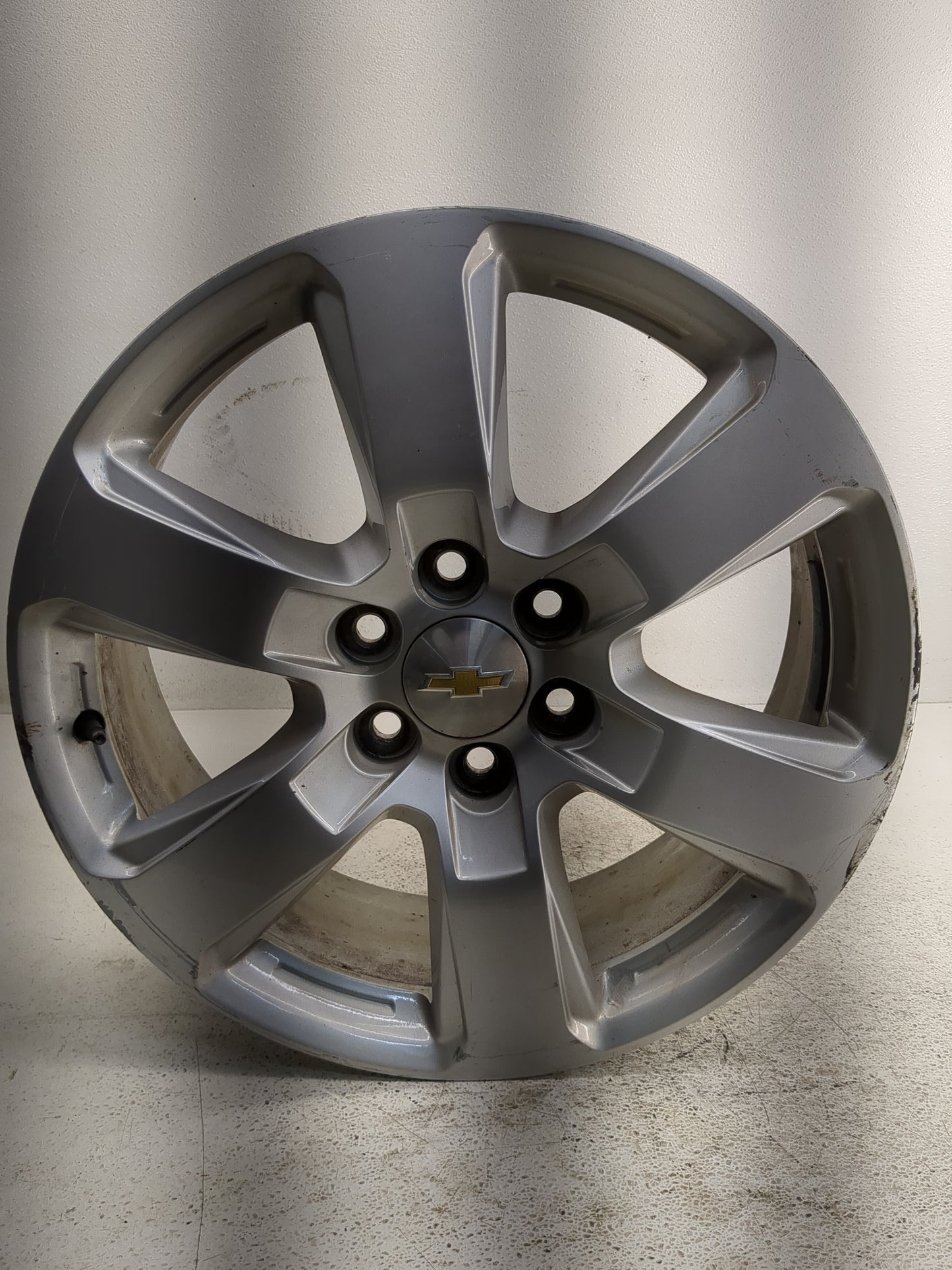 2016-2017 Chevrolet Traverse Oem Wheel Rim - Oemusedautoparts1.com