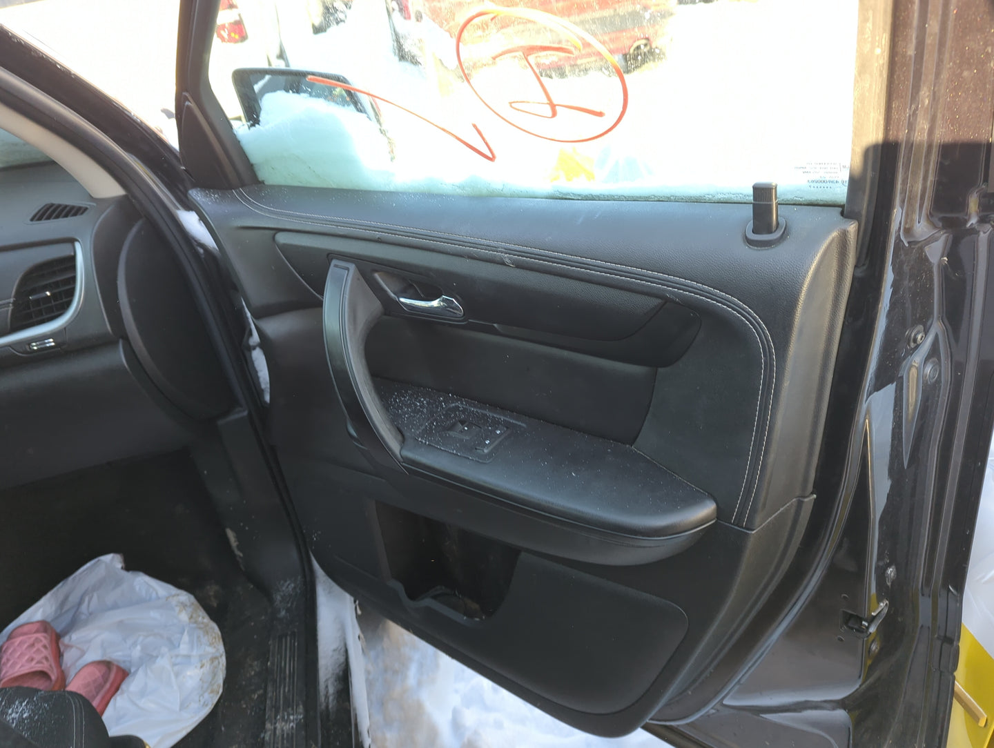 2017 Chevrolet Traverse Front Right Passenger Interior Door Panel Trim - Oemusedautoparts1.com