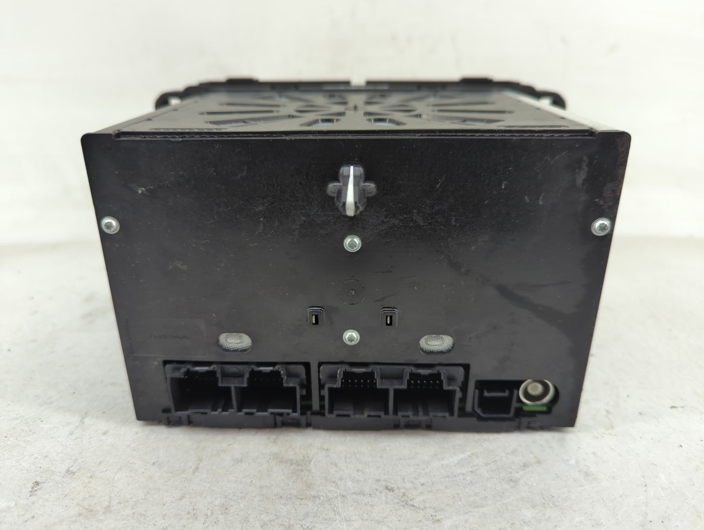 2015-2017 Chevrolet Traverse Radio AM FM Cd Player Receiver Replacement P/N:84023780 Fits Fits 2015 2016 2017 OEM Used Auto 