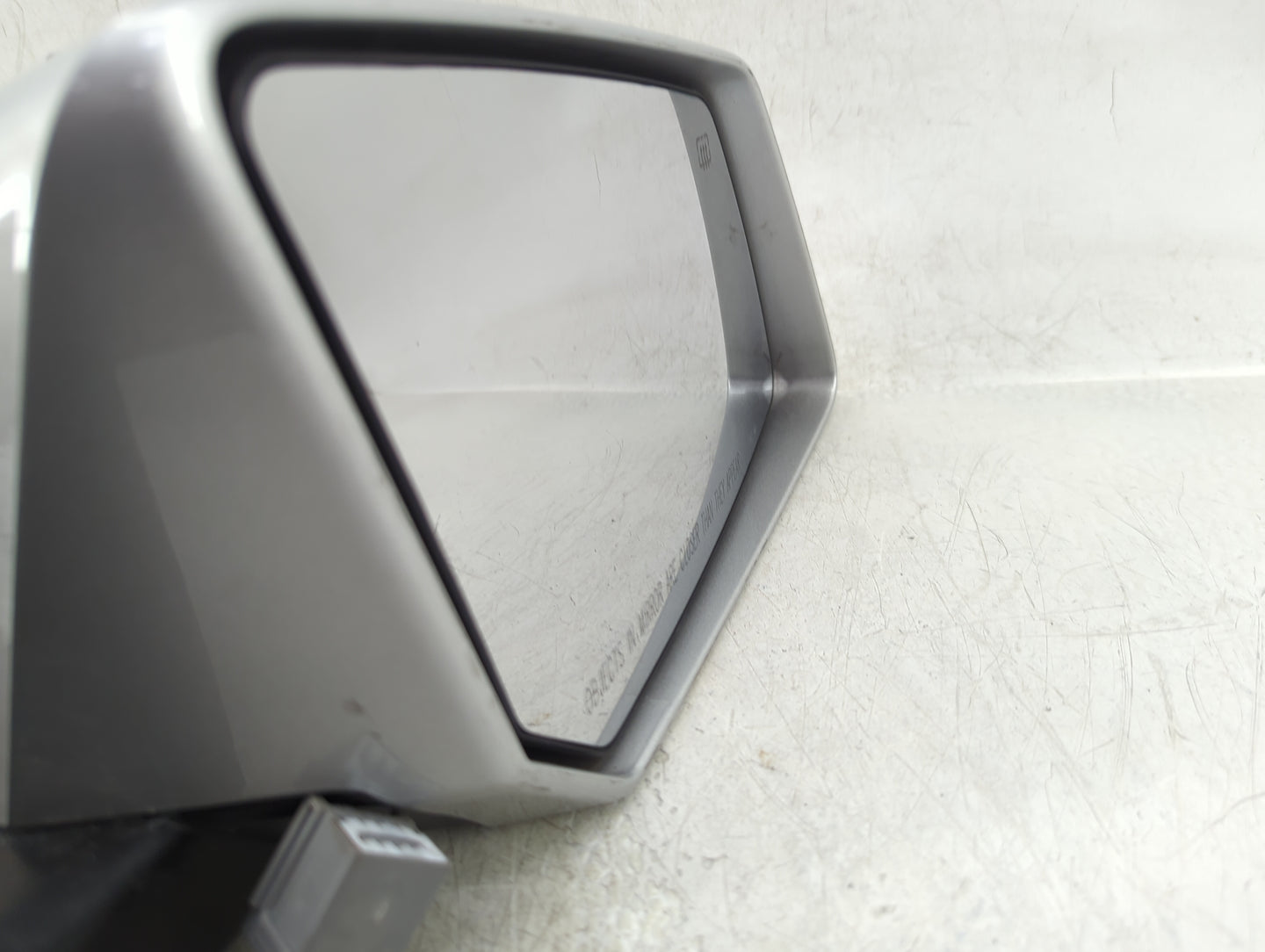 2015-2017 Chevrolet Traverse Passenger Side View Mirror - Right Door Mirror OEM Used - Oemusedautoparts1.com
