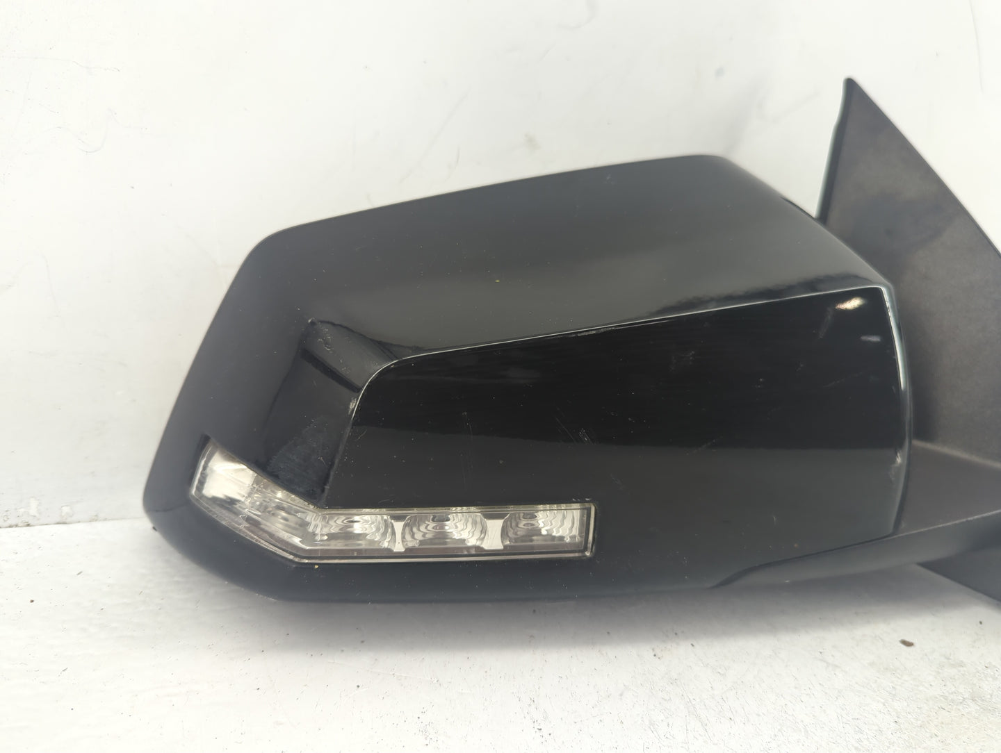 2015-2017 Chevrolet Traverse Passenger Side View Mirror - Right Door Mirror OEM Used - Oemusedautoparts1.com