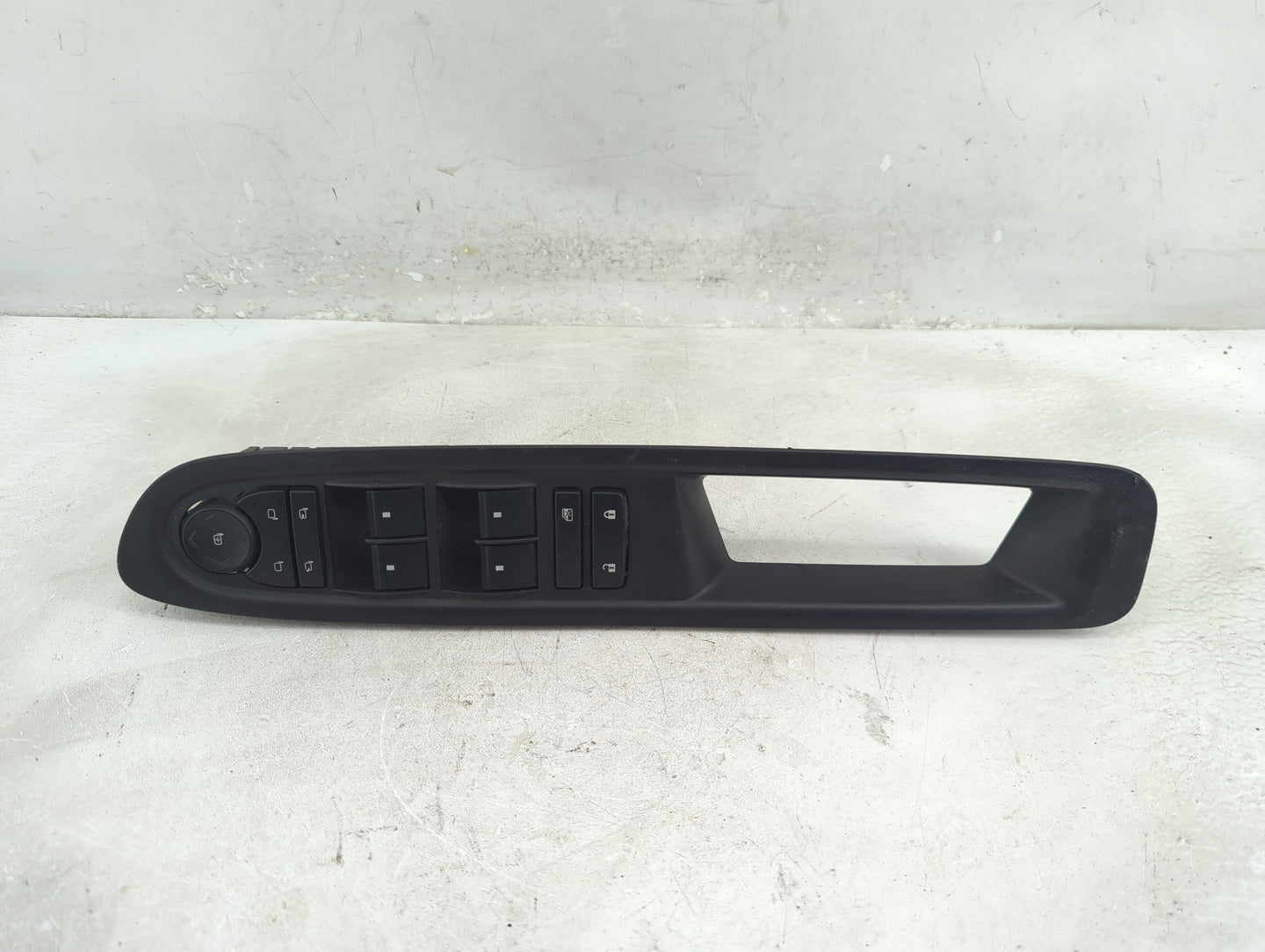 2017 Chevrolet Traverse Master Power Window Switch Replacement Driver Side Left P/N:22772752AA Fits OEM Used Auto Parts - Oe