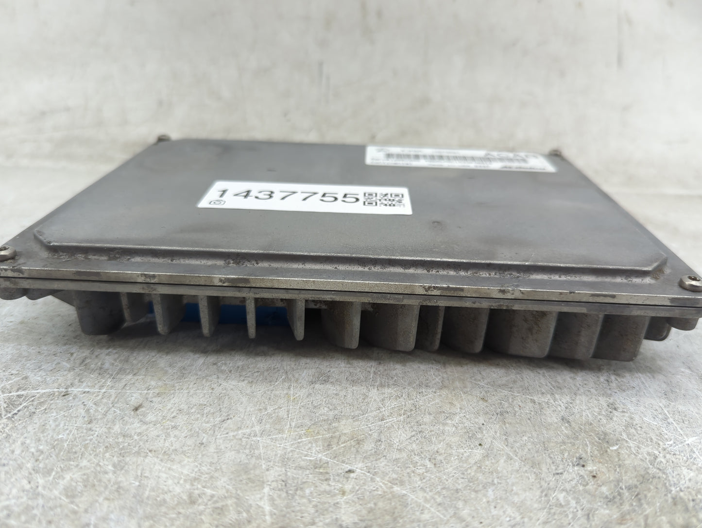 2017 Chevrolet Traverse PCM Engine Control Computer ECU ECM PCU OEM P/N:12670801 12667002 Fits Fits 2018 2019 2020 OEM Used 
