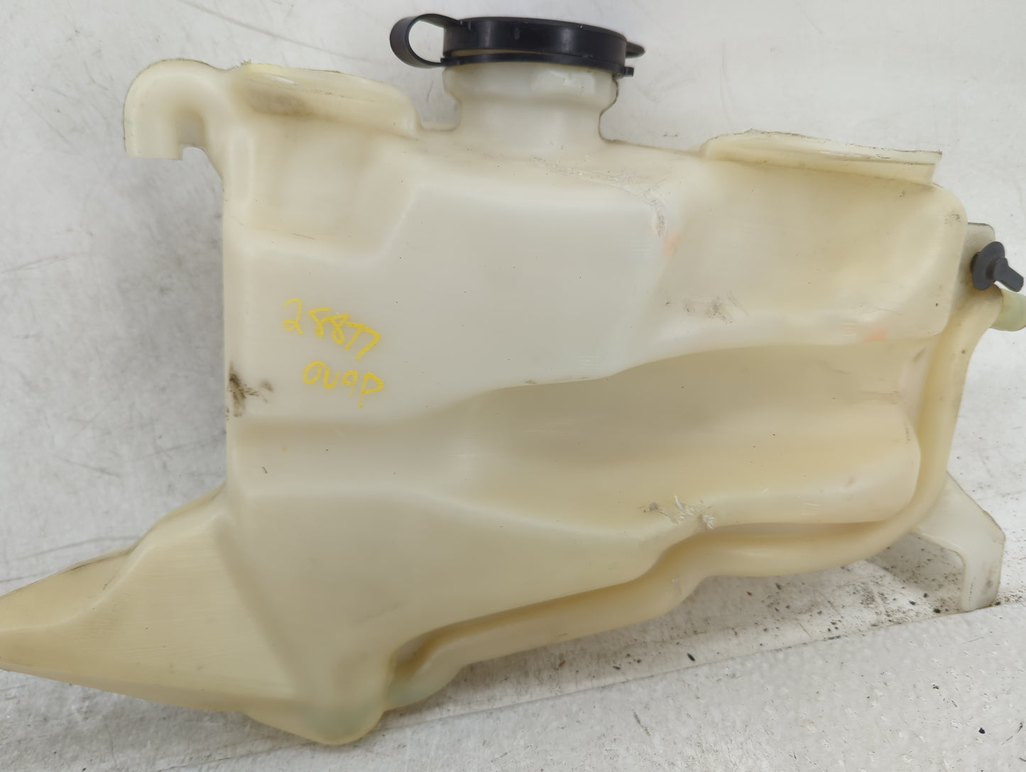 Chevrolet Traverse Radiator Coolant Overflow Expansion Tank Bottle 1449929 - Oemusedautoparts1.com