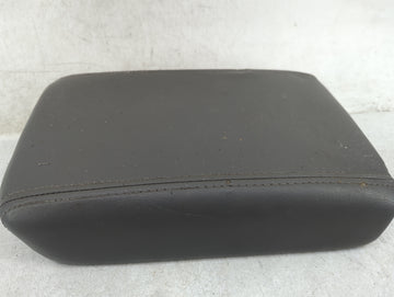 2017 Chevrolet Traverse Center Console Armrest Cover Lid P/N:22905366 Fits OEM Used Auto Parts - Oemusedautoparts1.com