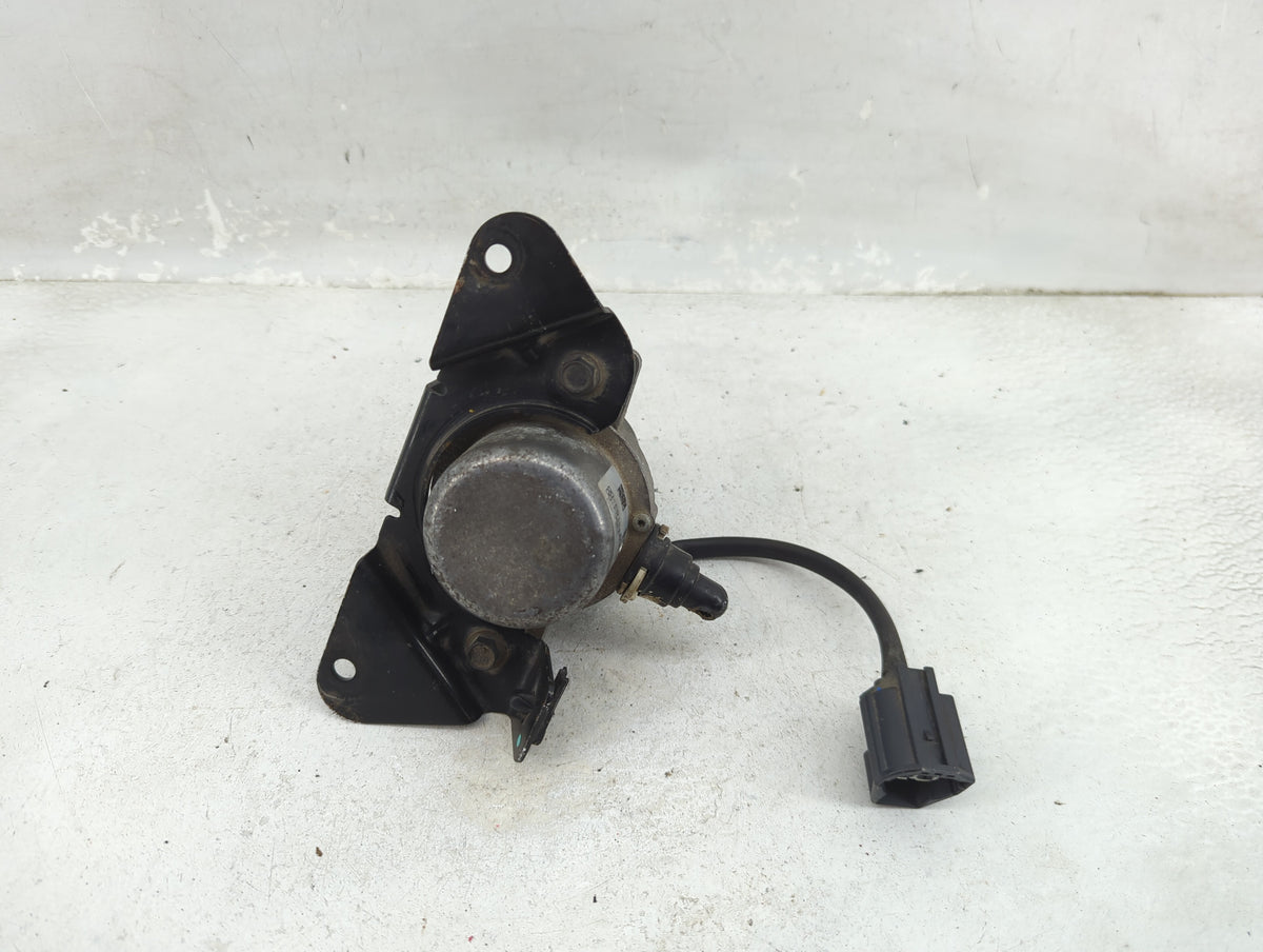 Chevrolet Traverse Central Vaccum Lock Pump 1450762 - Oemusedautoparts1.com