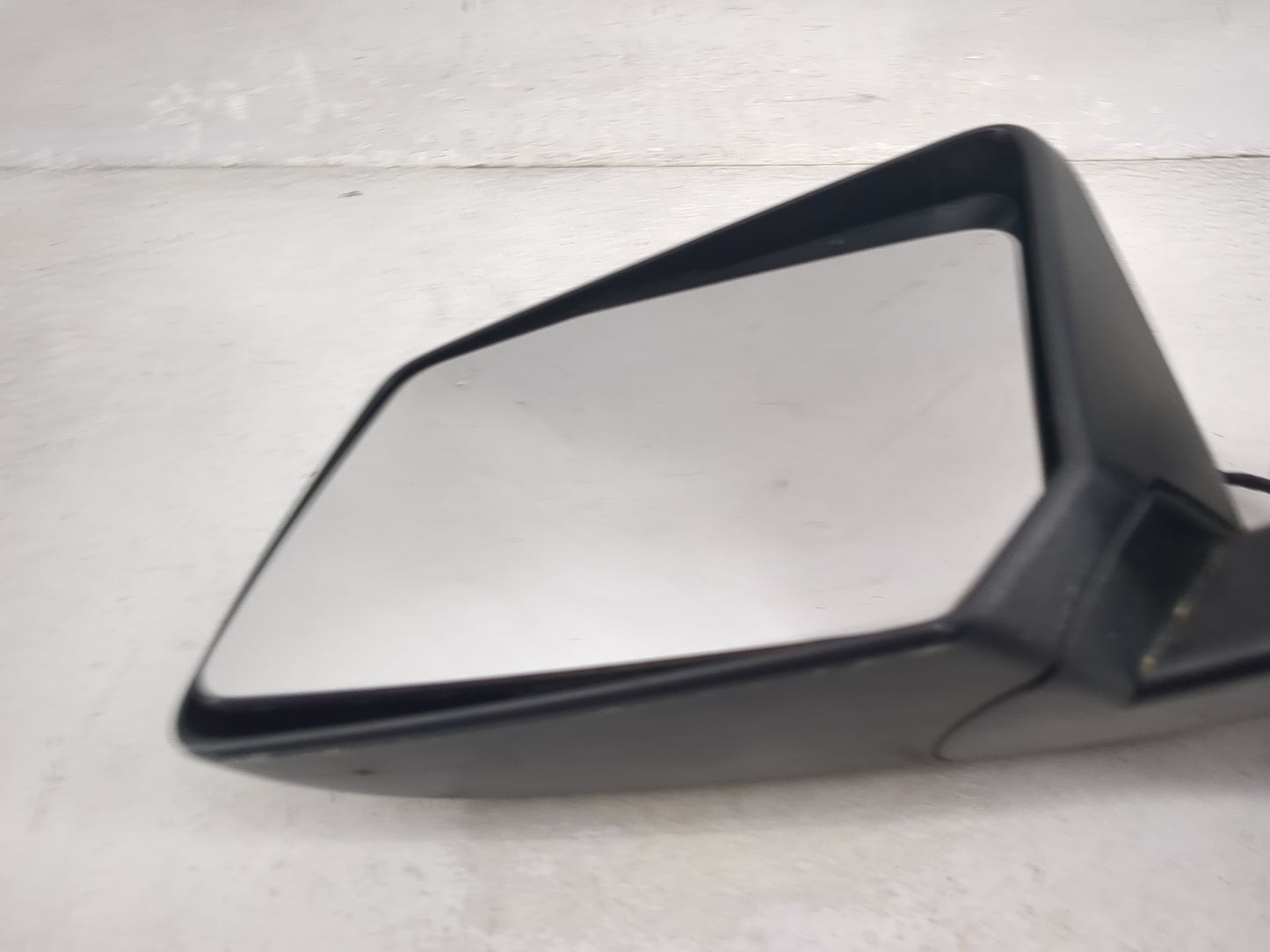 2015-2017 Chevrolet Traverse Driver Side View Mirror - Left Door Mirror OEM Used - Oemusedautoparts1.com