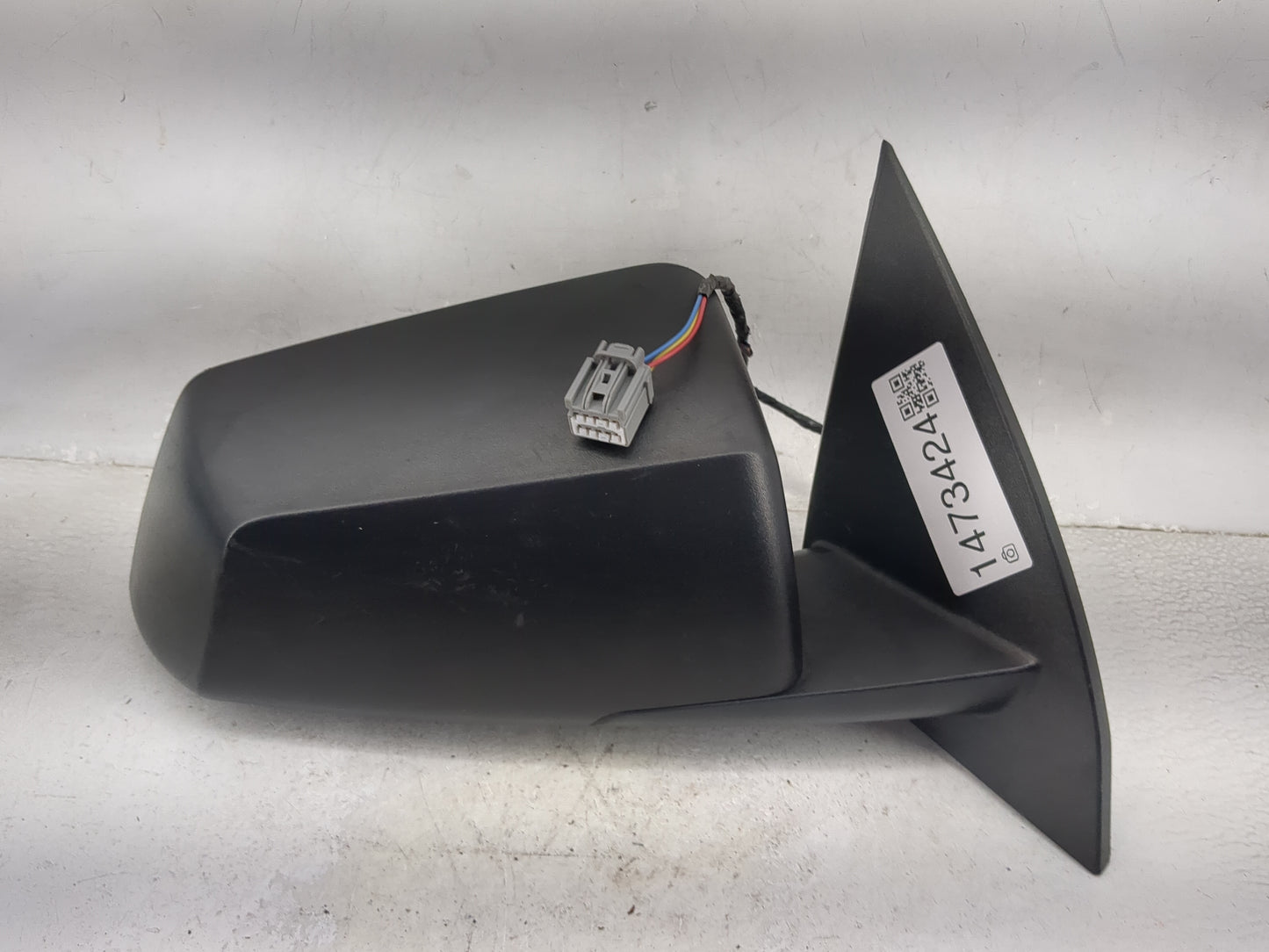 2015-2017 Chevrolet Traverse Passenger Side View Mirror - Right Door Mirror OEM Used - Oemusedautoparts1.com