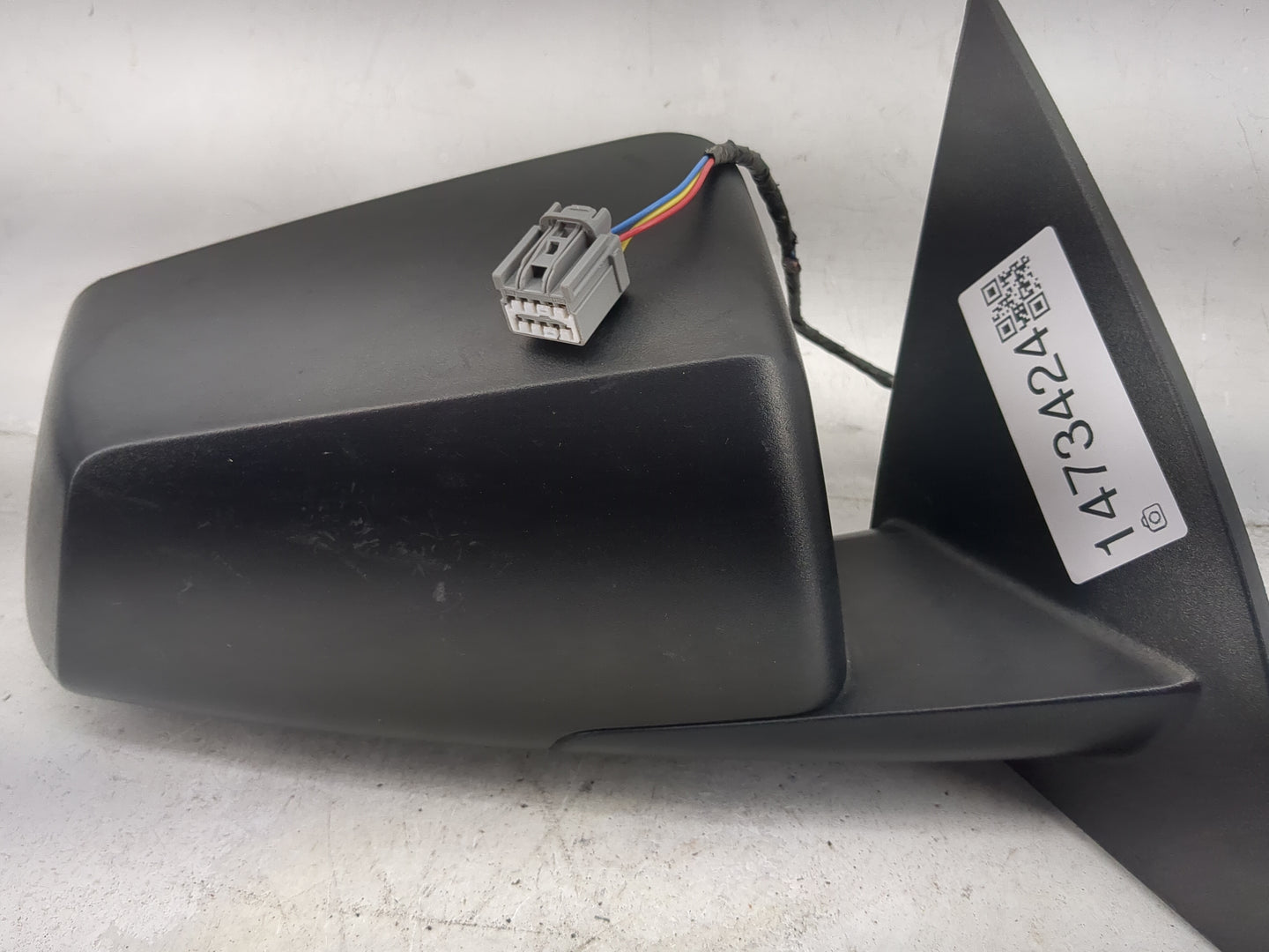 2015-2017 Chevrolet Traverse Passenger Side View Mirror - Right Door Mirror OEM Used - Oemusedautoparts1.com