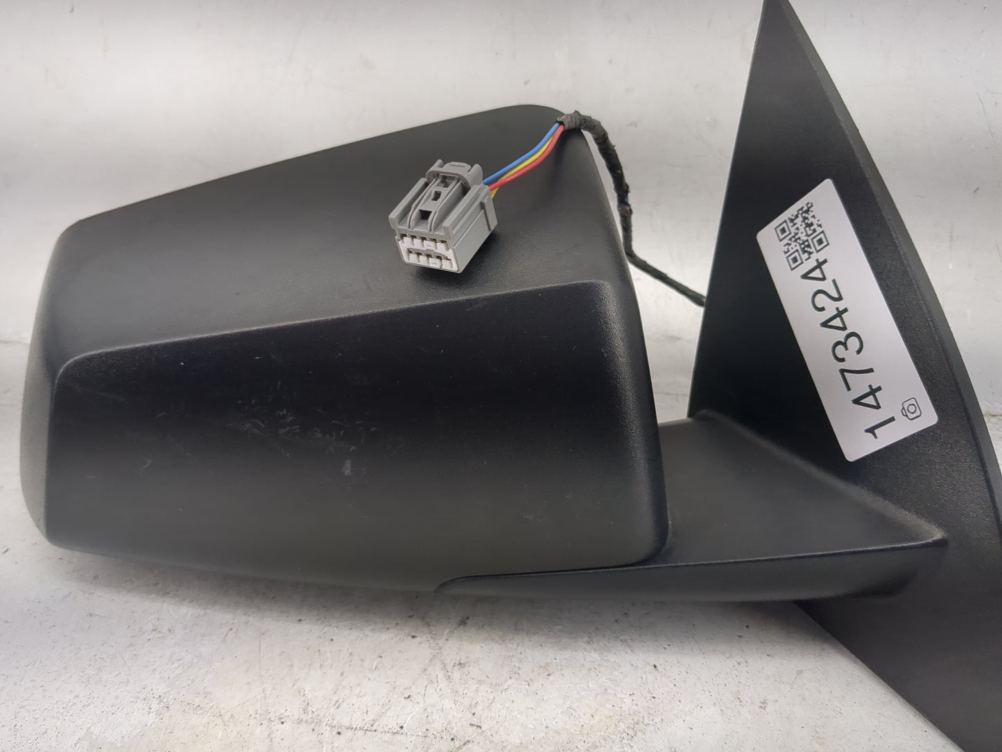 2015-2017 Chevrolet Traverse Passenger Side View Mirror - Right Door Mirror OEM Used - Oemusedautoparts1.com