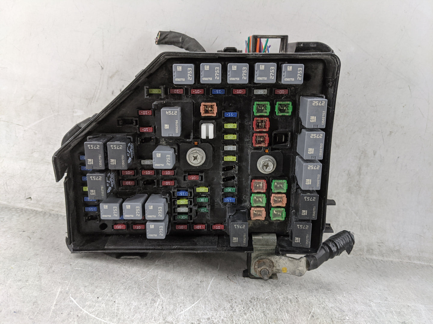 2015-2017 Chevrolet Traverse Fusebox Fuse Box Panel Relay Module P/N:15927722 15522722, 6126458 Fits Fits 2015 2016 2017 OEM