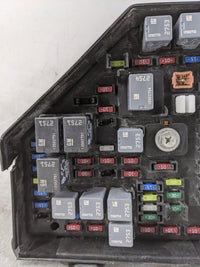 2015-2017 Chevrolet Traverse Fusebox Fuse Box Panel Relay Module P/N:15927722 15522722, 6126458 Fits Fits 2015 2016 2017 OEM